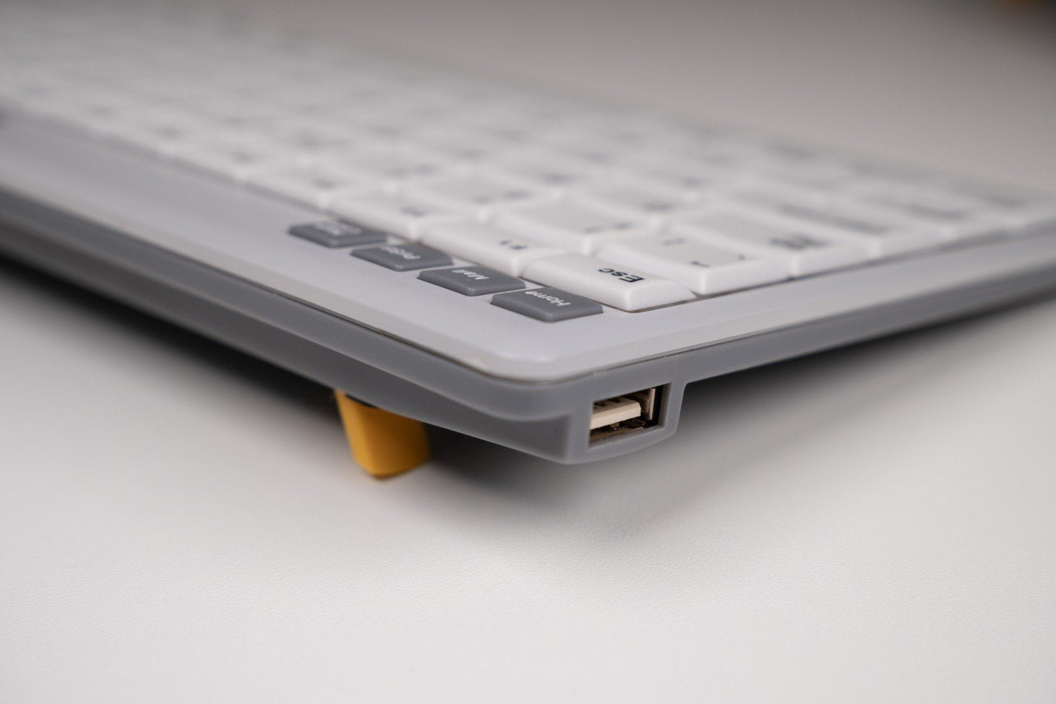 BAKKERELKHUISEN Clavier Compact UltraBoard V2 950 (UK)
