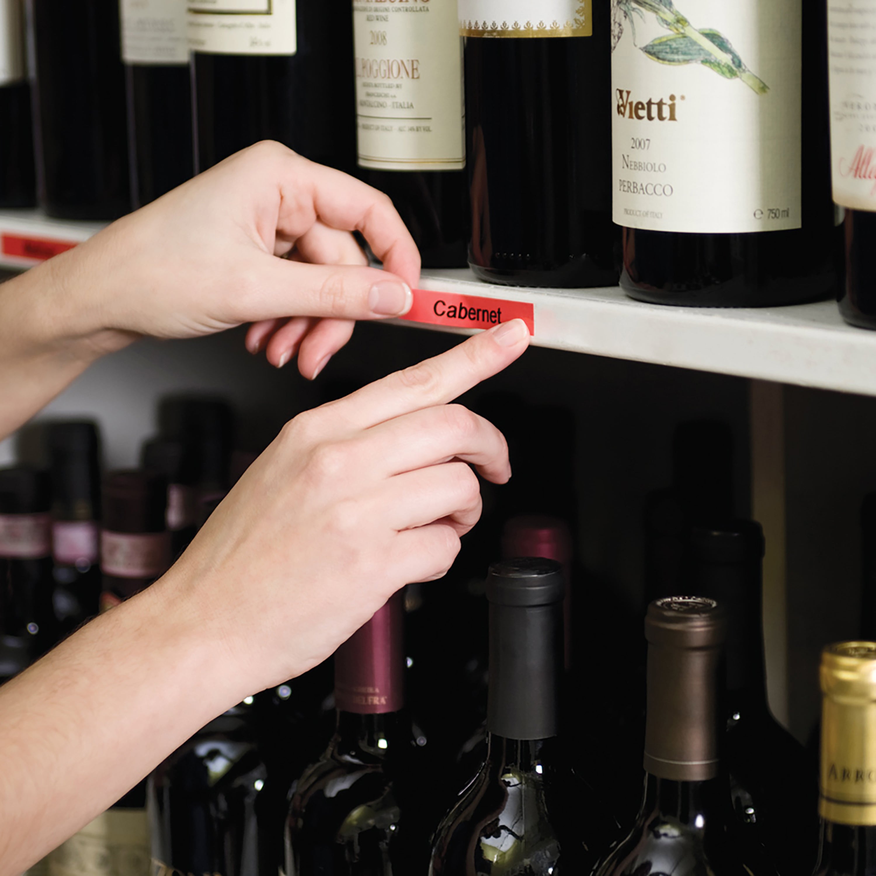 Ruban 9MM noir sur rouge pour LP150/250-LM350/450/210D/220P