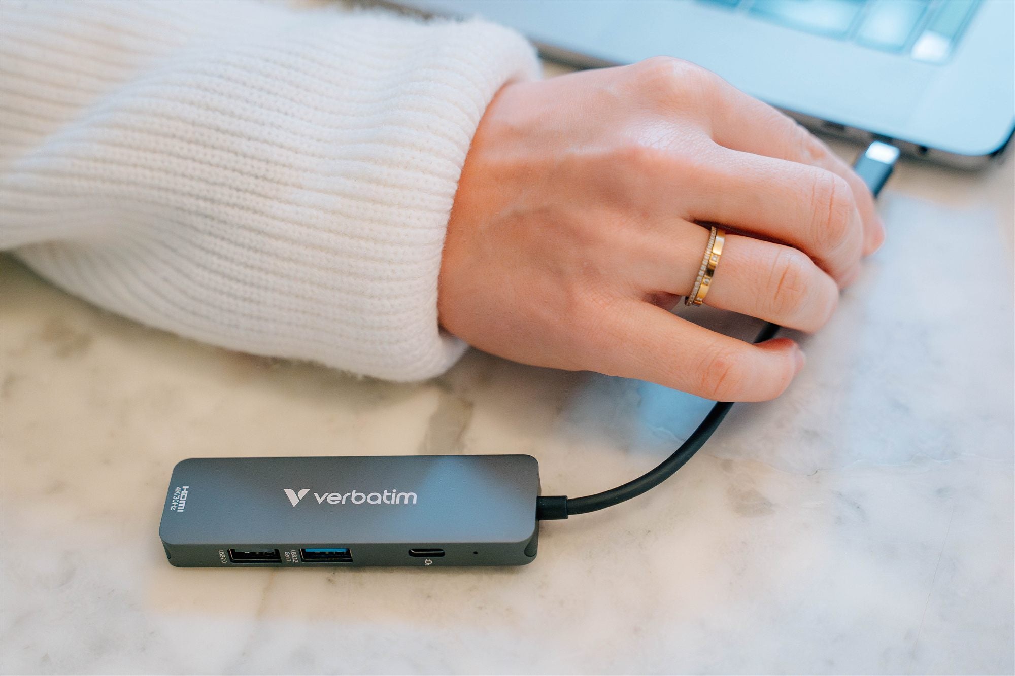 USB-C Essentials Multiport Hub 4 Port