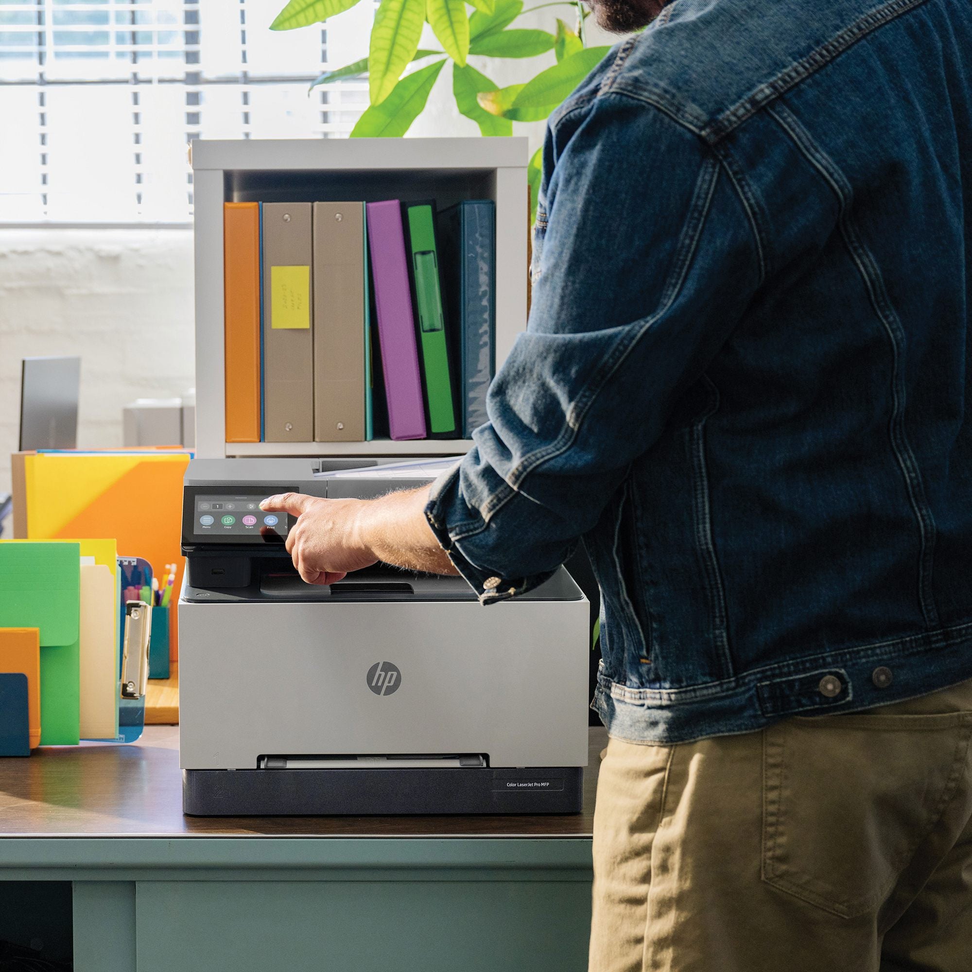 HP LaserJet Pro MFP 3302fdw Couleur - Dispositif multifonction laser couleur - impression, numérisation, copie, 600 x 600 DPI, A4, 25 ppm, Wi-Fi, AirPrint