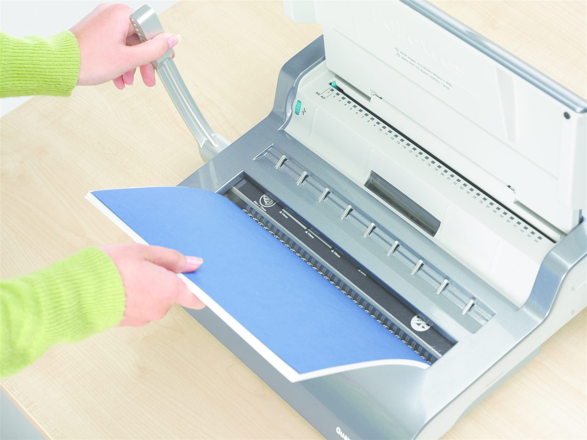 FELLOWES quasar perforelieur anneaux metal