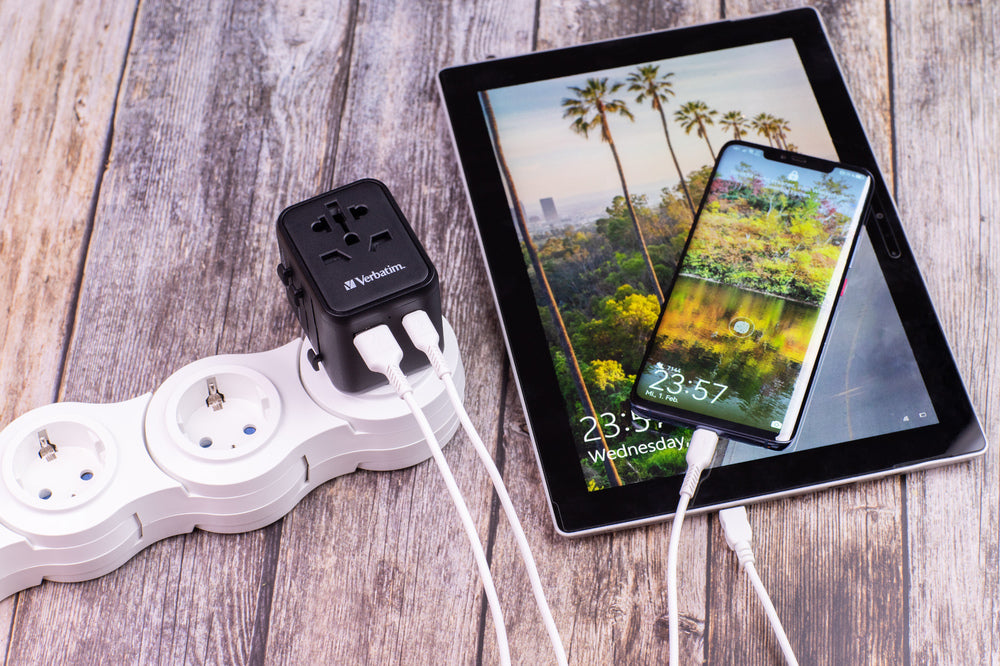 Verbatim Universal Travel Adapter UTA-02