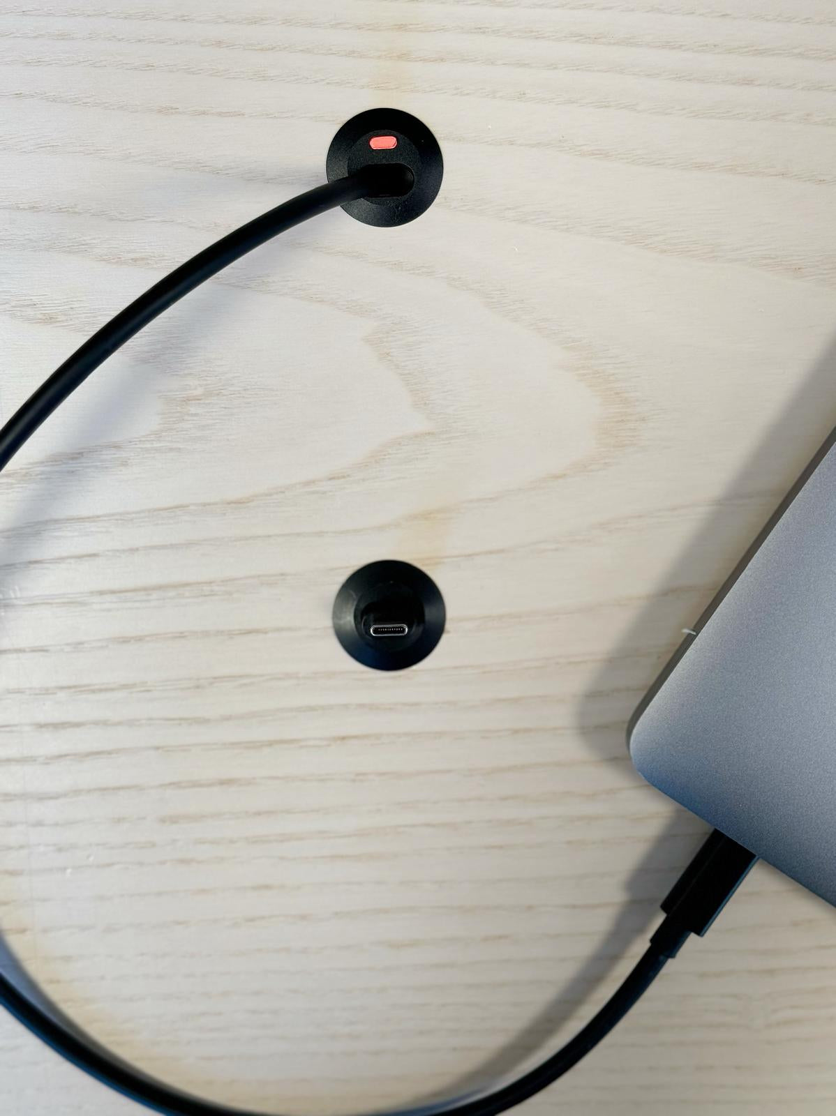 Ochno Socket, pull out, LED button, black