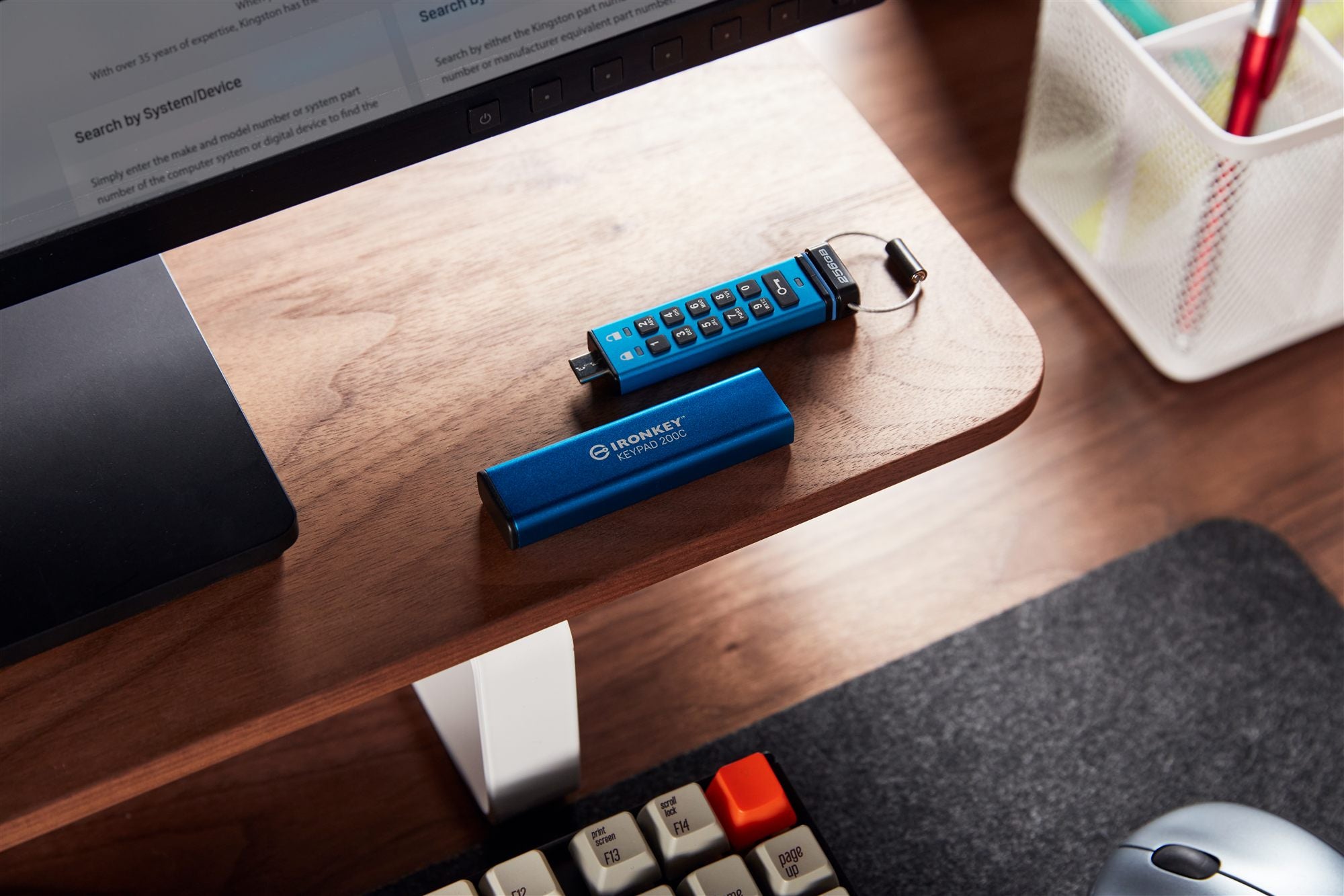 KINGSTON 256Go USB-C IronKey Keypad 200C FIPS 140-3 Lvl 3 Pending AES-256