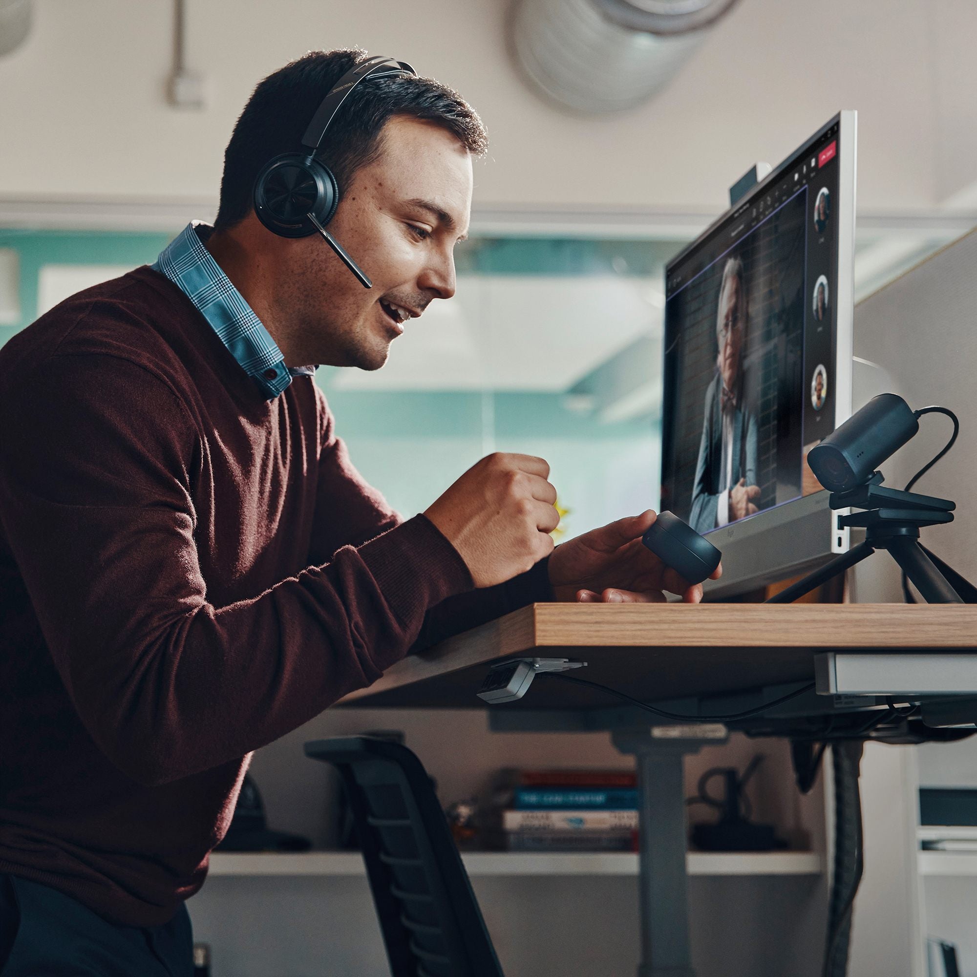 HP Poly Voyager Focus 2 USB-C Bluetooth Headset +USB-C/A Adapter