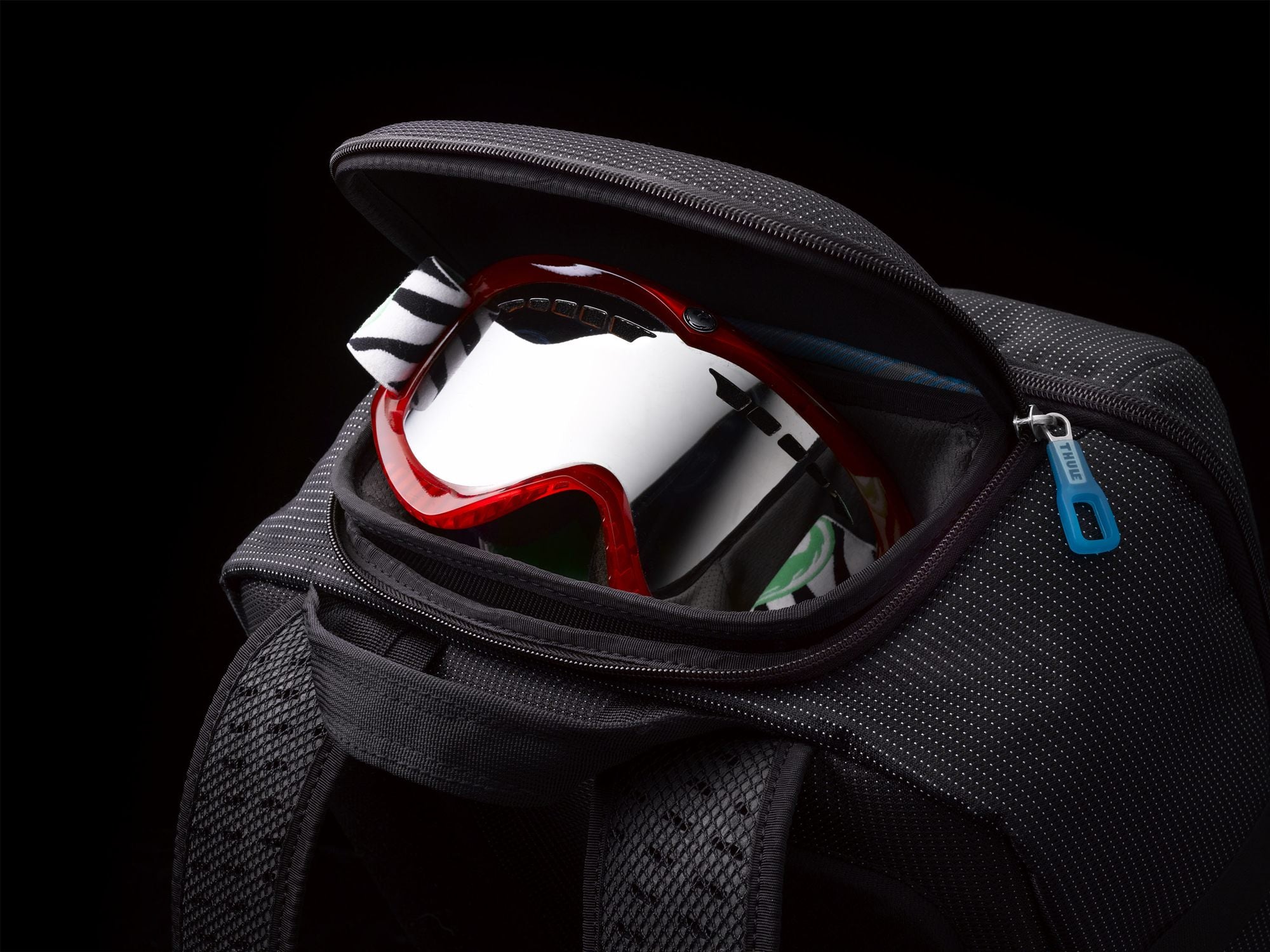 Thule Nylon Duffel-Pack Black w Safezone