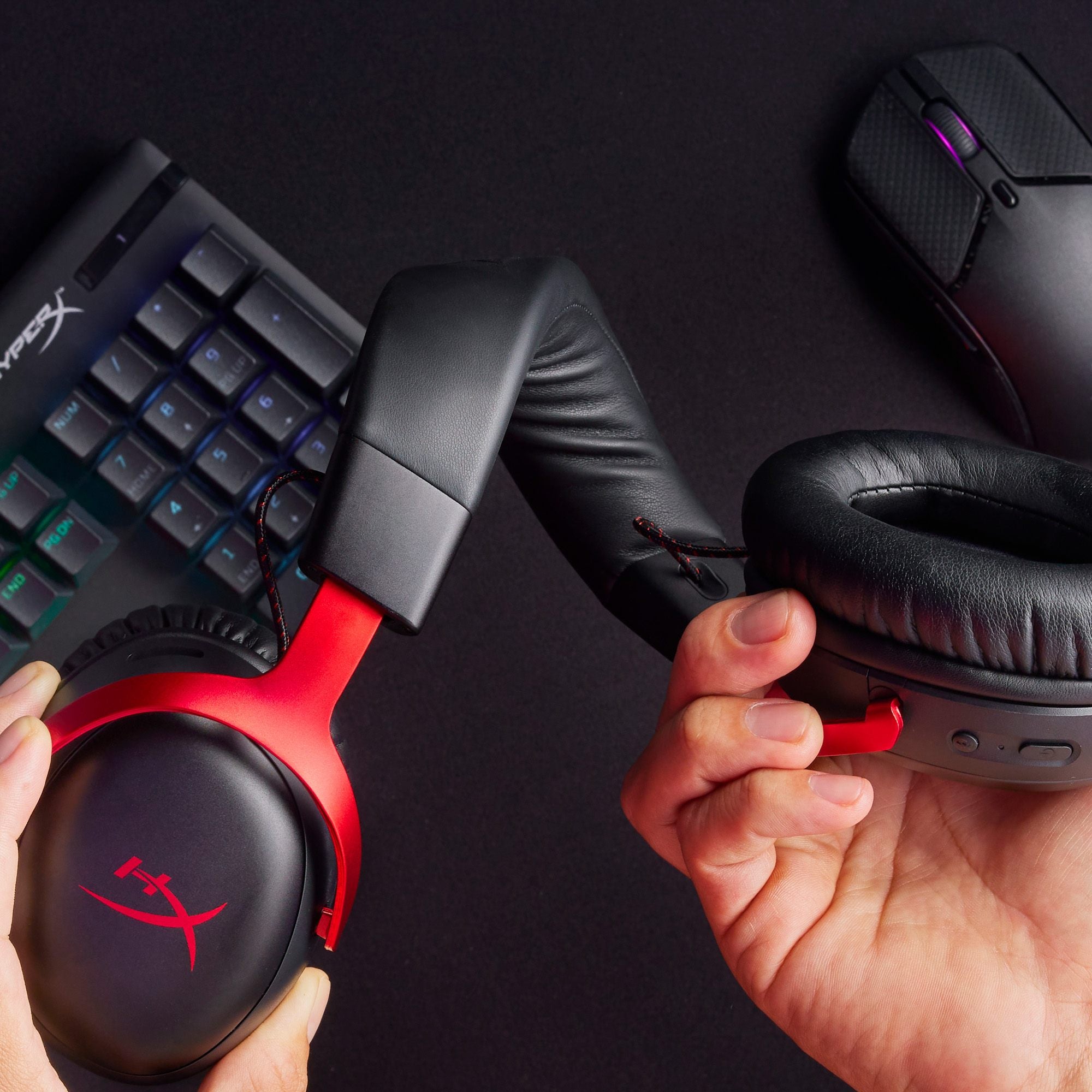 Casque sans fil HyperX Cloud III avec microphone, rouge