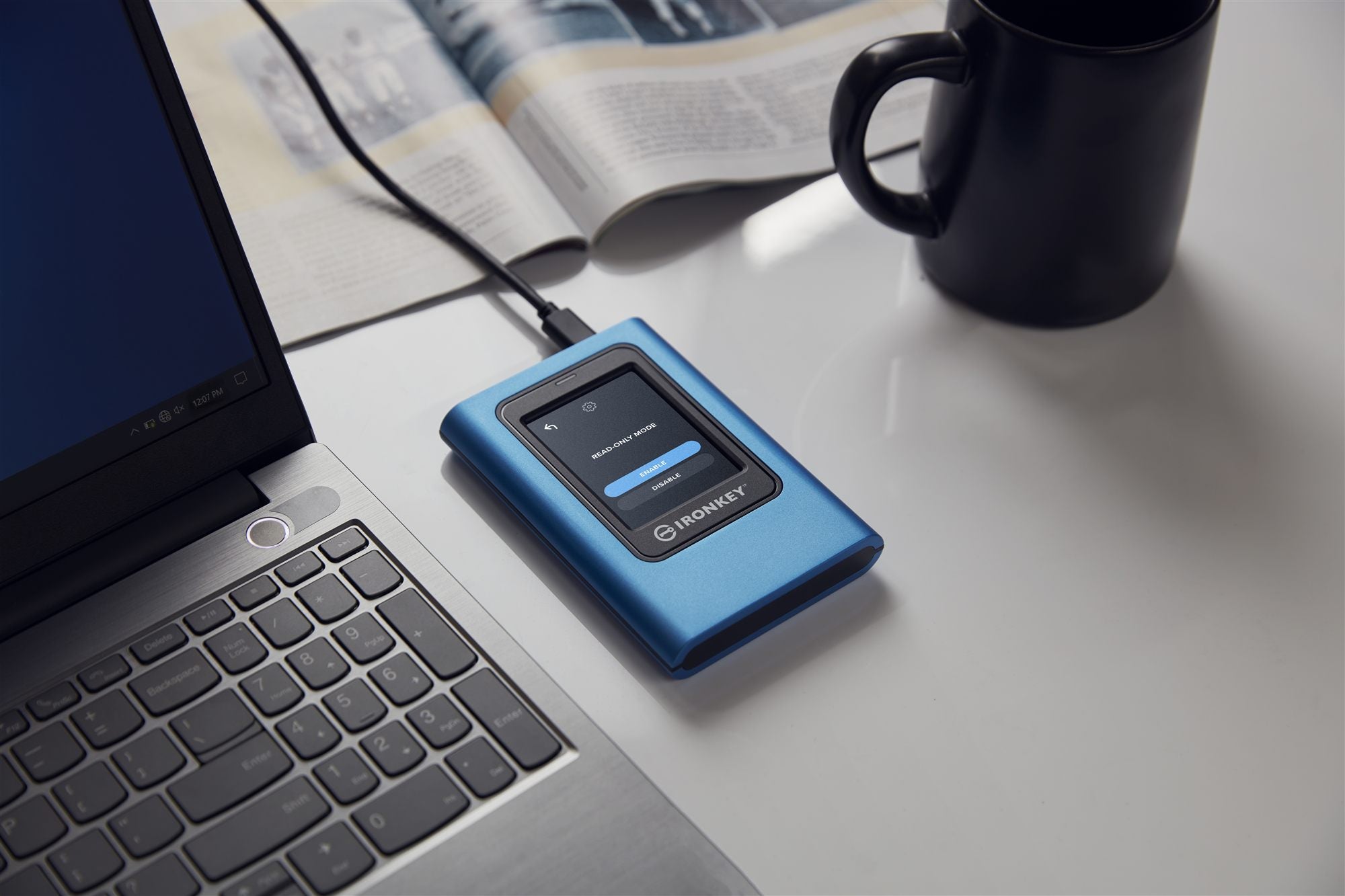 KINGSTON 3840Go IronKey Vault Privacy 80 XTS-AES 256-bit Encrypted External SSD