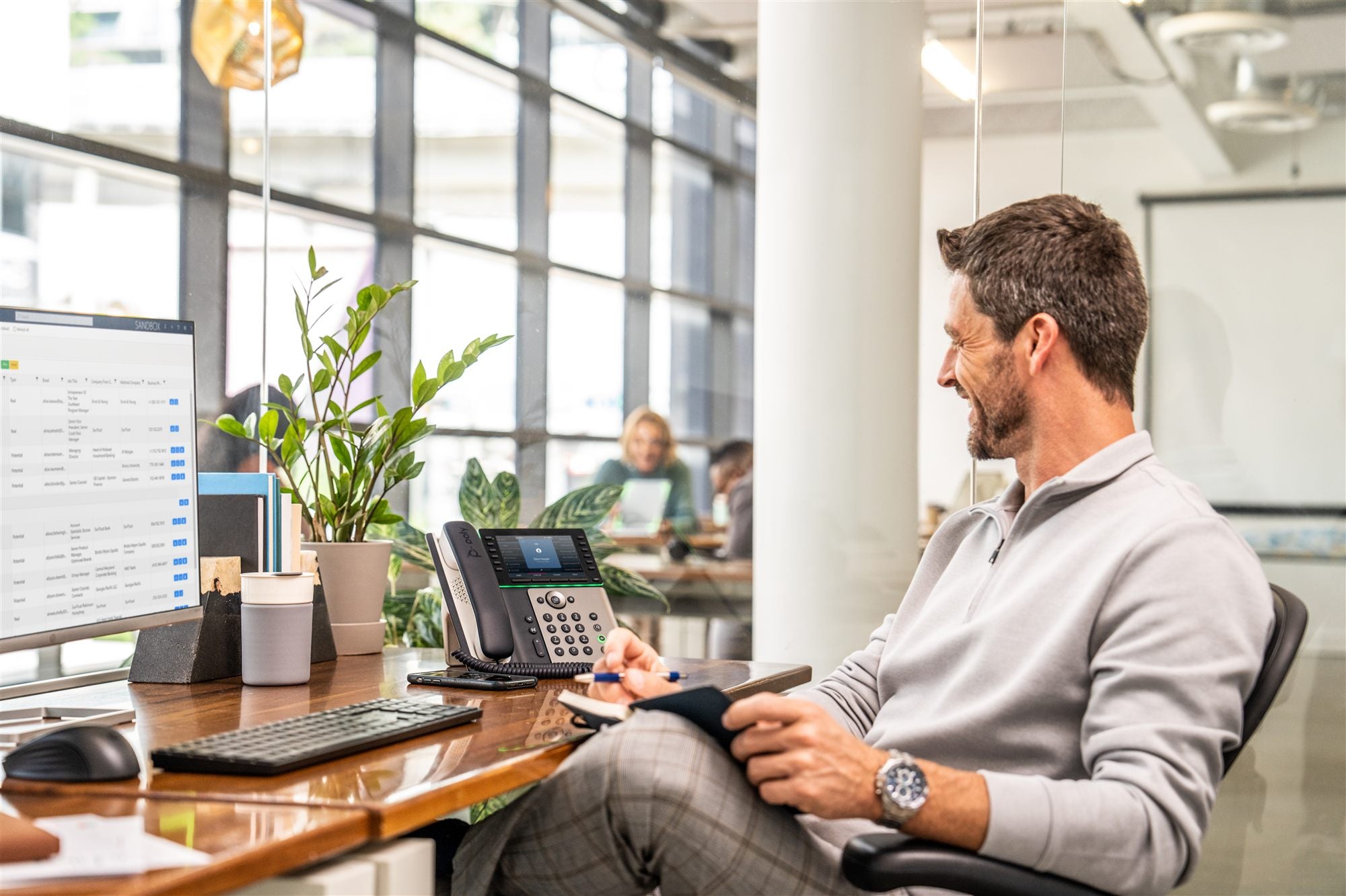 POLY EDGE E500 téléphone IP PoE USB-C-12 lignes SIP