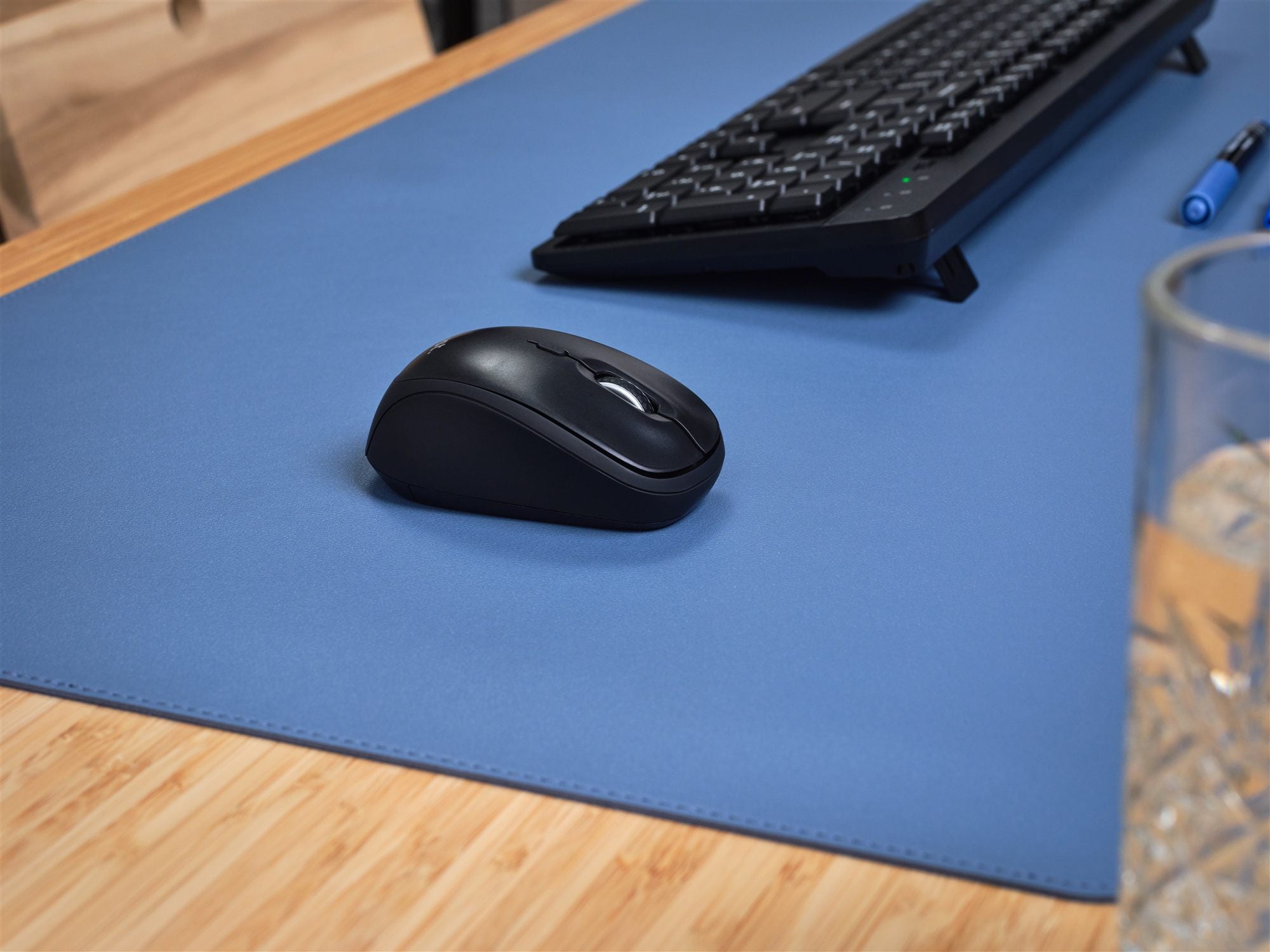 TRUST Souris sans fil compacte YVI+ Multi-connexion Bluetooth + 24 Ghz - Noire