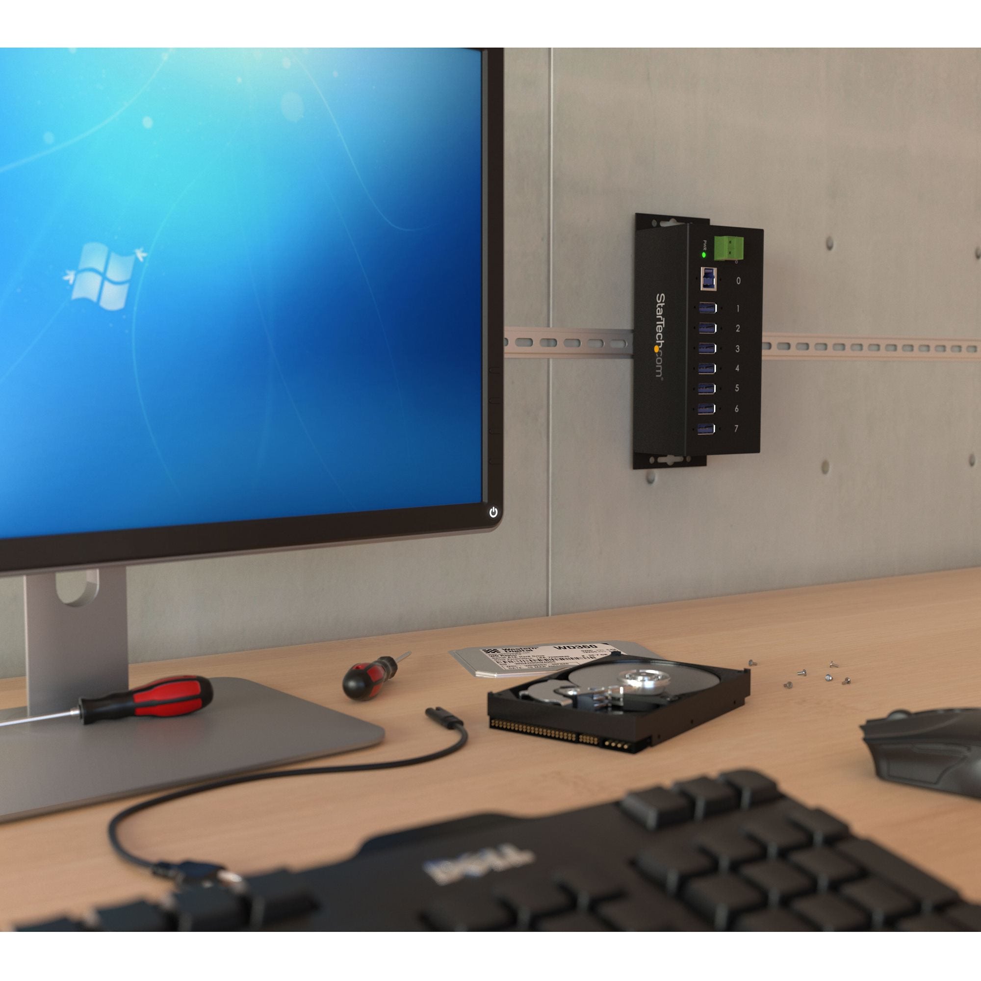 7 Port Industrial USB 3.0 Hub - Metal