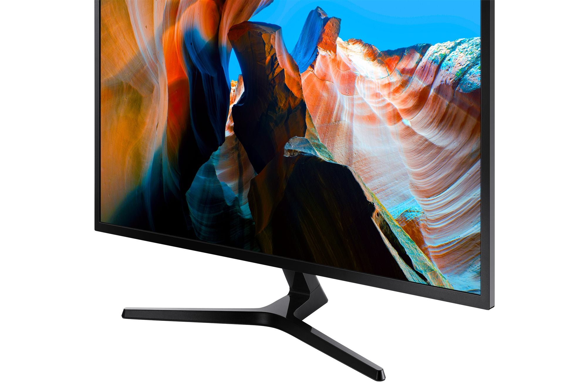 SAMSUNG U32J590UQP 32p UHD VA 16:9 60Hz 4ms 300cd/m2 3000:1 HDMI
