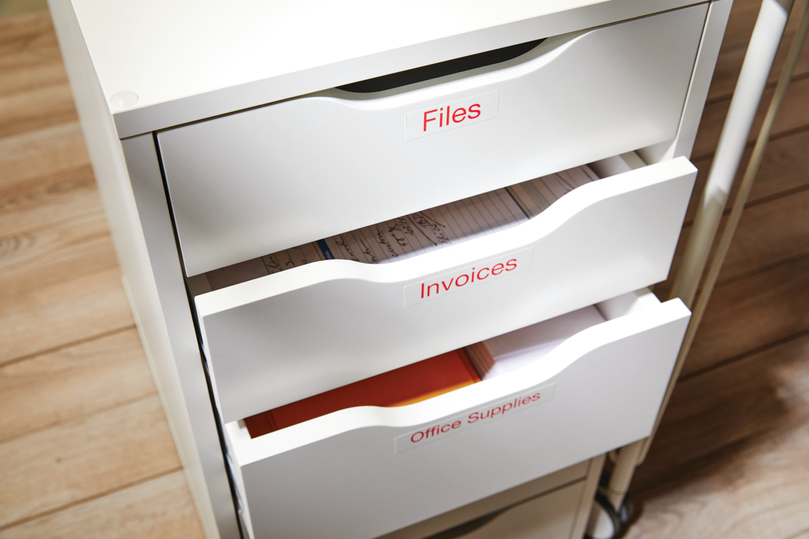 Ruban 9MM rouge sur blanc pour LP150/250-LM350/450/210D/220P