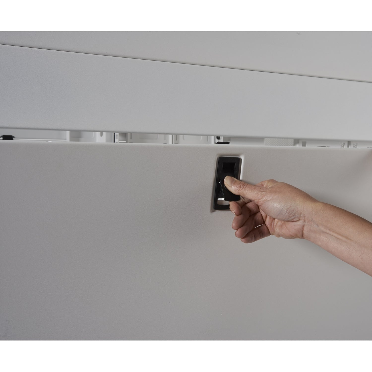 APC NetShelter SX 48U 750mm Wide x 1200mm Deep Enclosure with Side Panels and Keys White