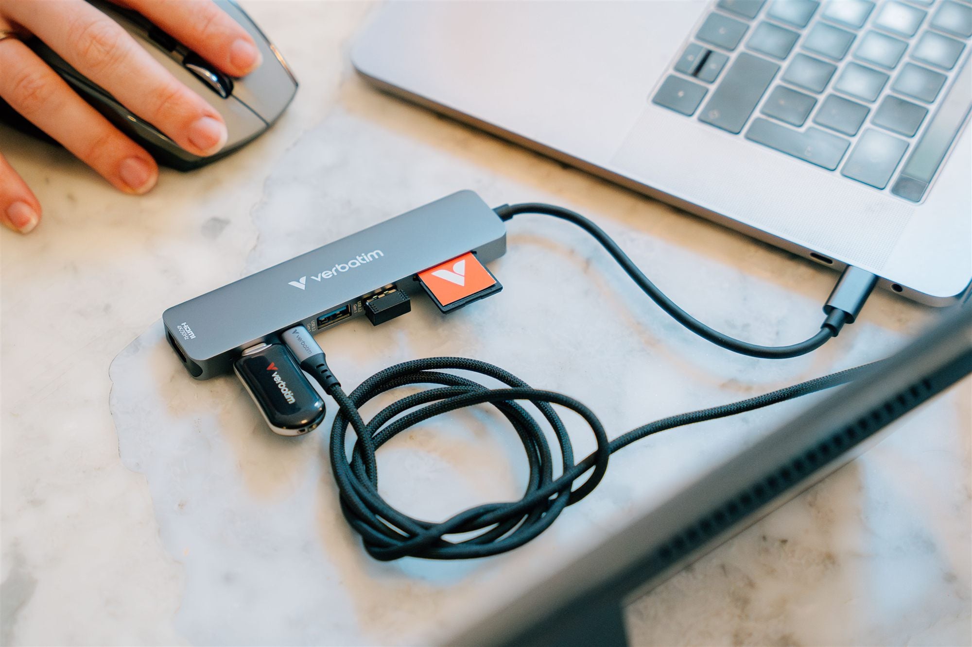 VERBATIM USB-C ESSENTIALS  MULTIPORT HUB 7 PORT WCF (P)