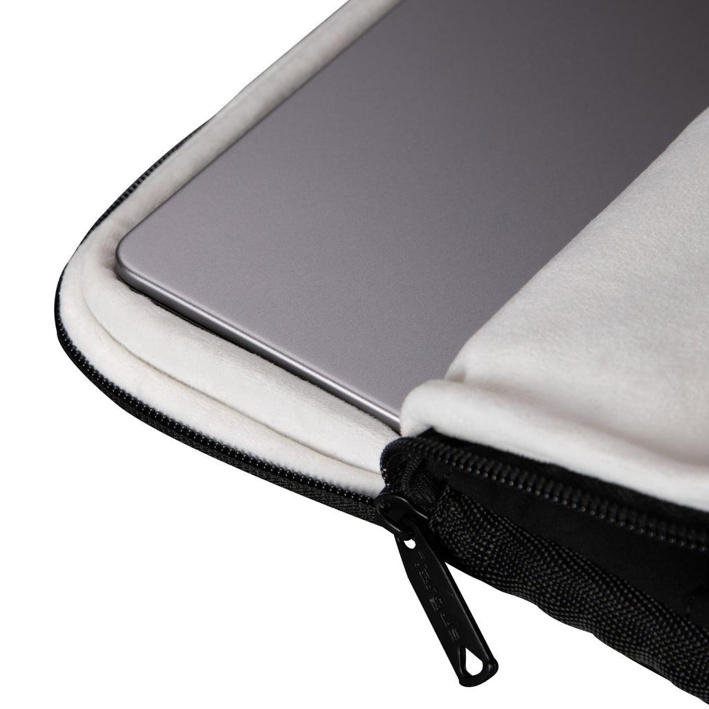 Puffer 13-14" Sleeve - Black