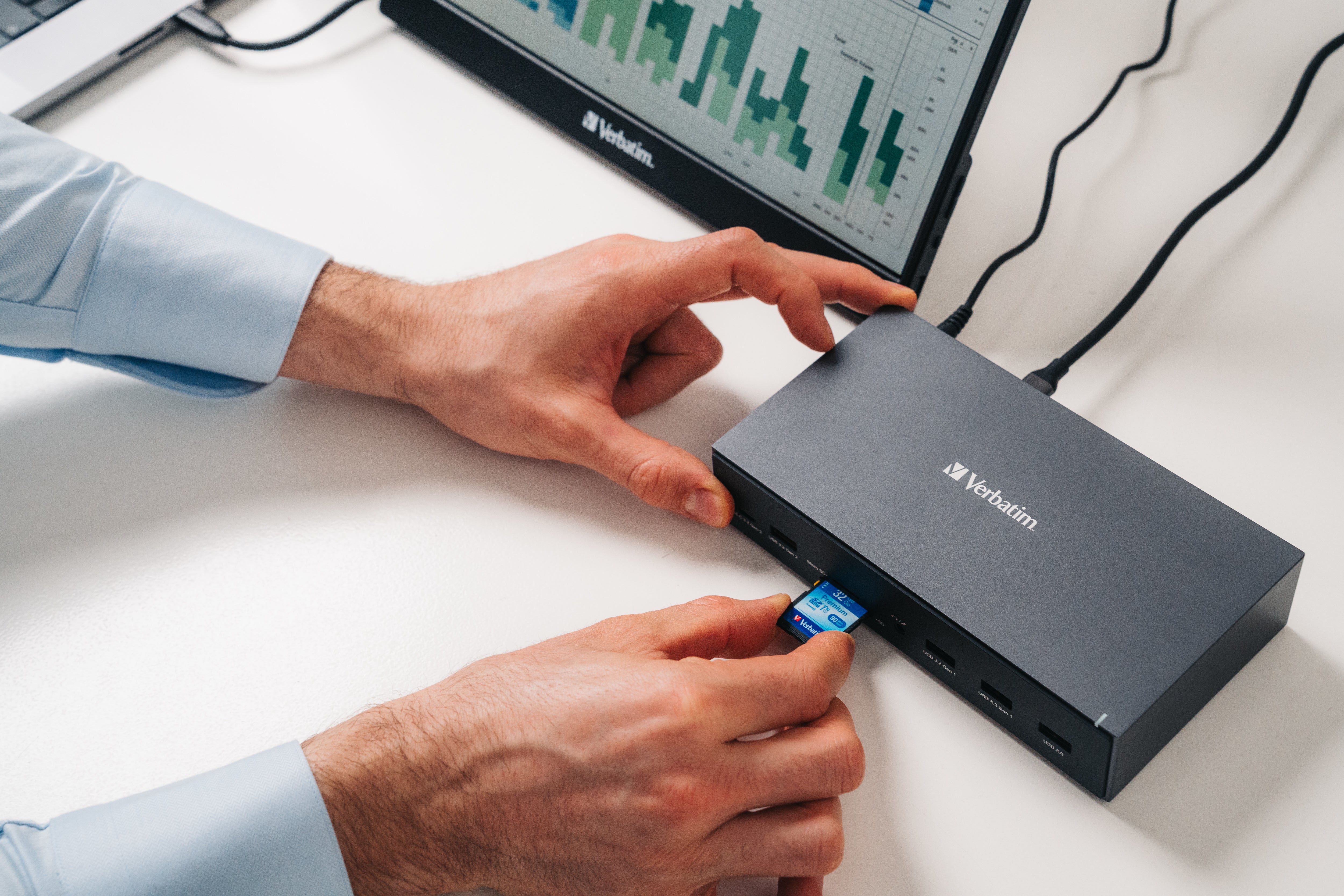 VERBATIM USB-C PRO DOCKING STATION 17 PORT CDS-17 WCF (P)