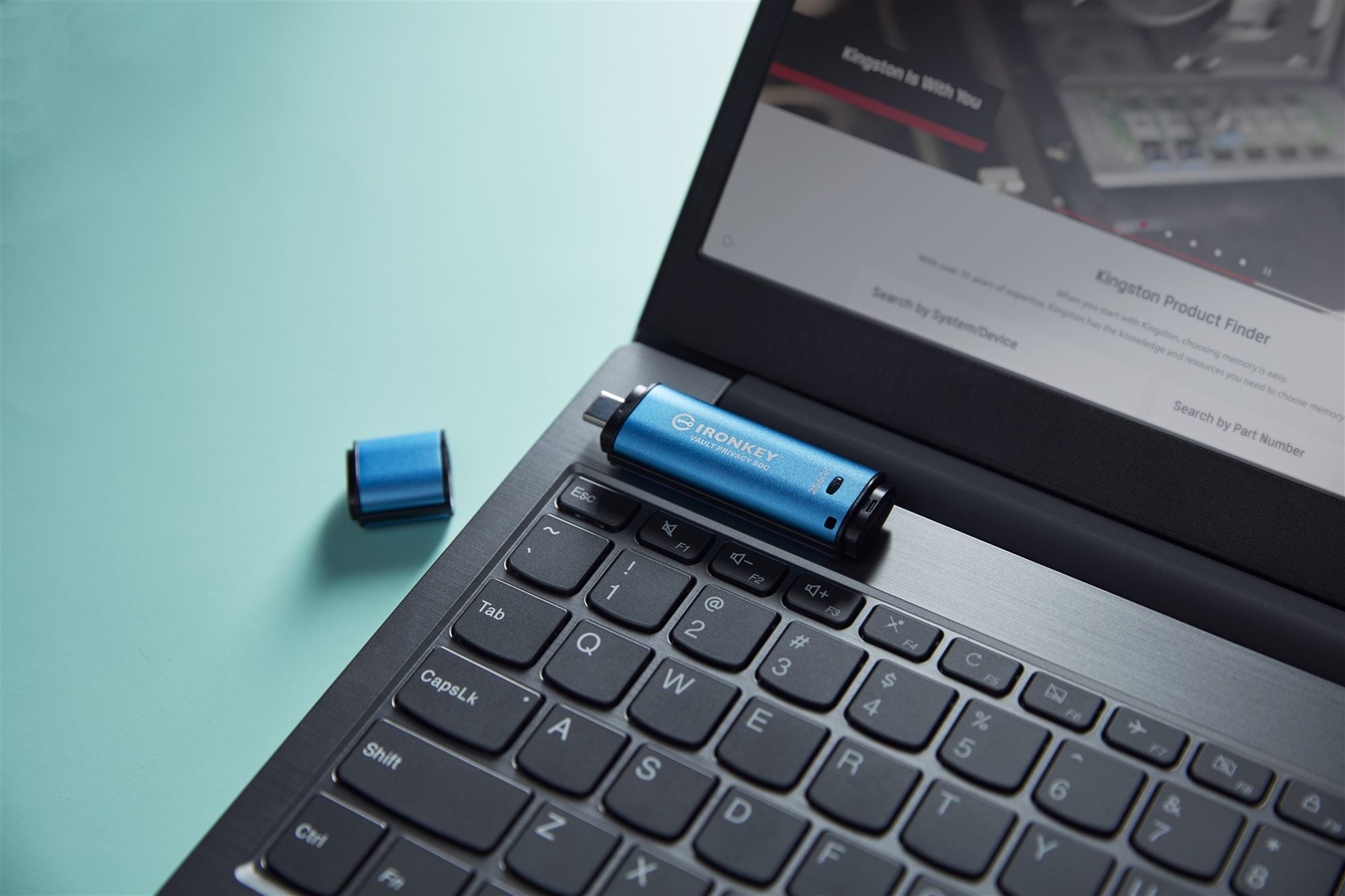KINGSTON 256Go USB-C IronKey Vault Privacy 50C AES-256 Encrypted FIPS 197