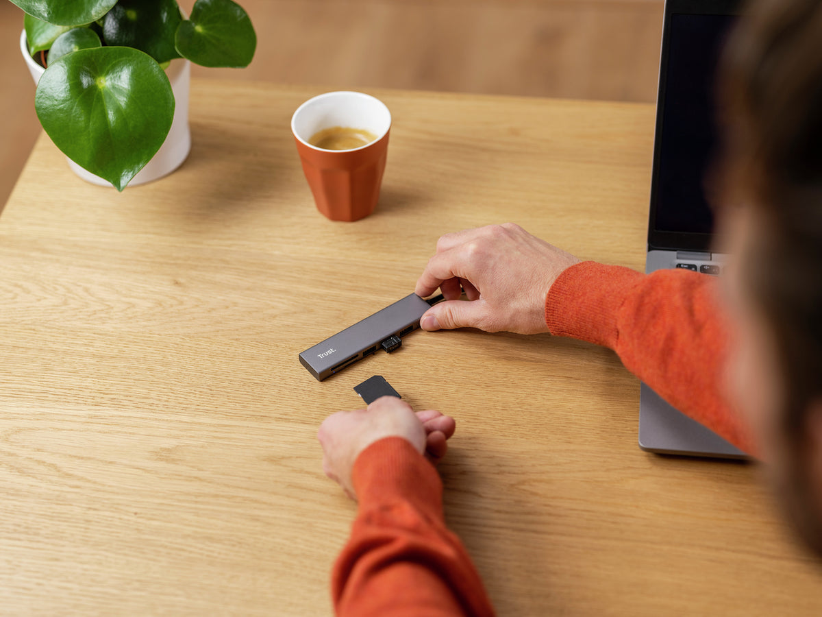 TRUST Hub USB-C HALYX 5 ports 3 USB 1 SD et 1 micro-SD