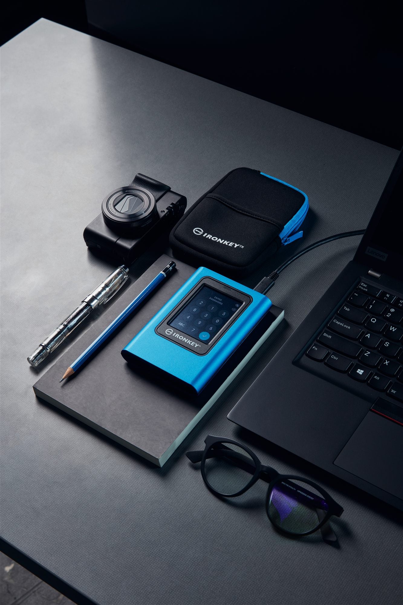 KINGSTON 3840Go IronKey Vault Privacy 80 XTS-AES 256-bit Encrypted External SSD