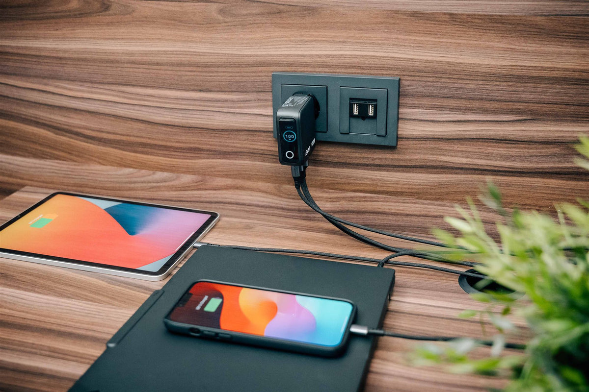 Mini GaN Charger 100W with Display