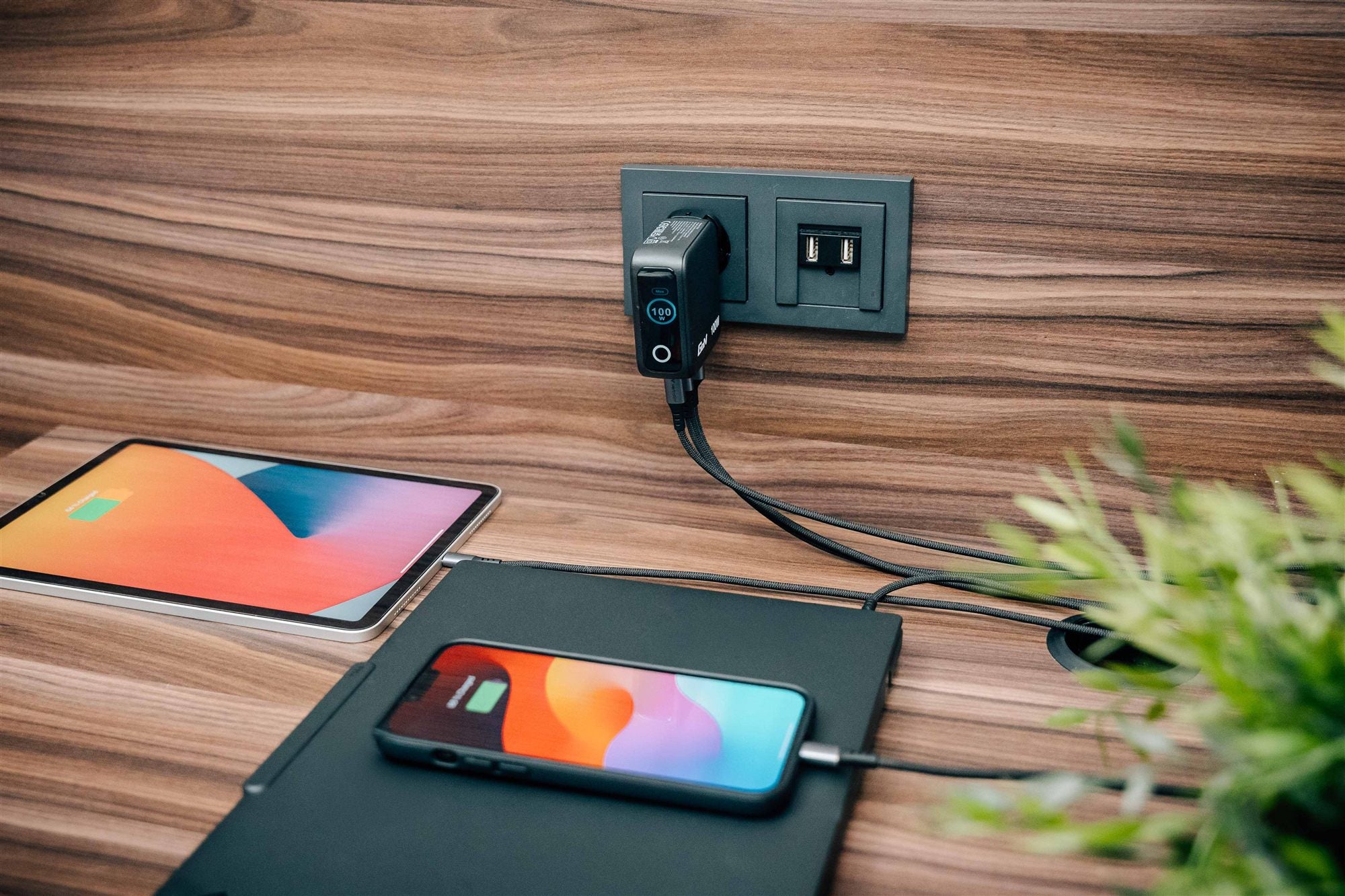 Mini GaN Charger 100W with Display