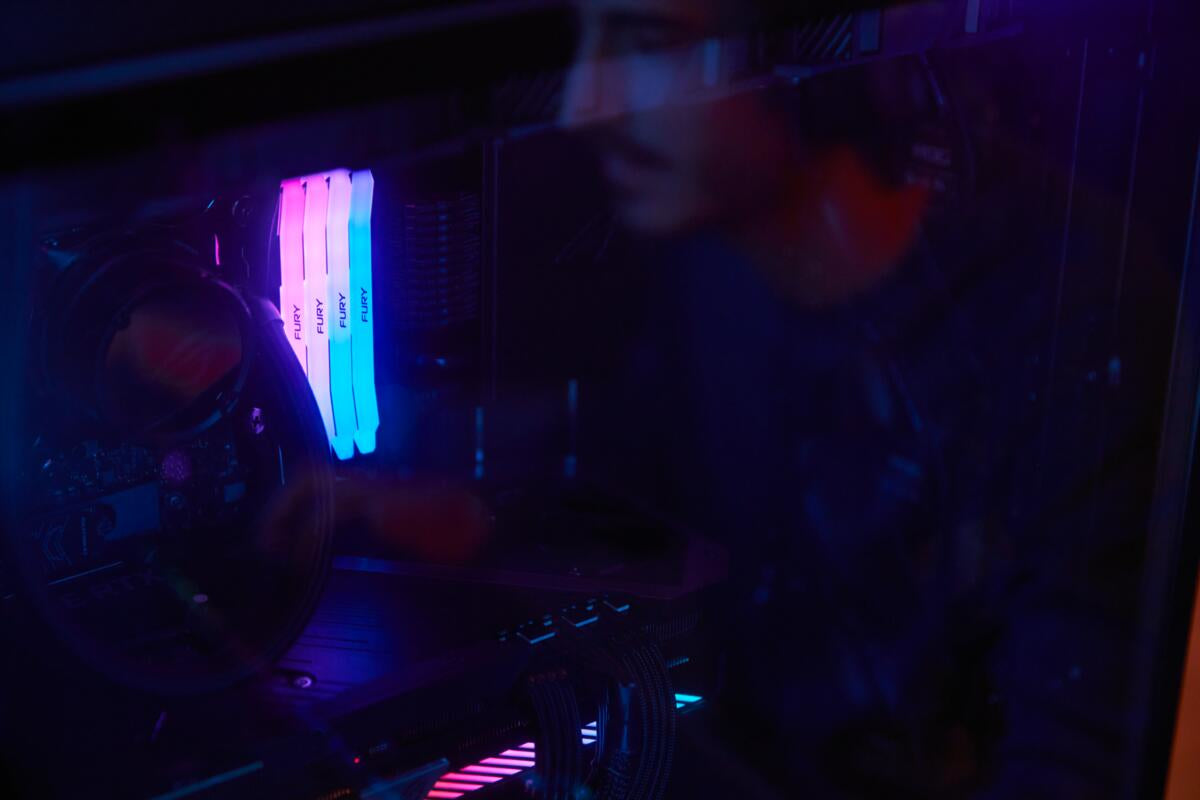 KINGSTON 48Go 6000MT/s DDR5 CL32 DIMM FURY Renegade RGB XMP