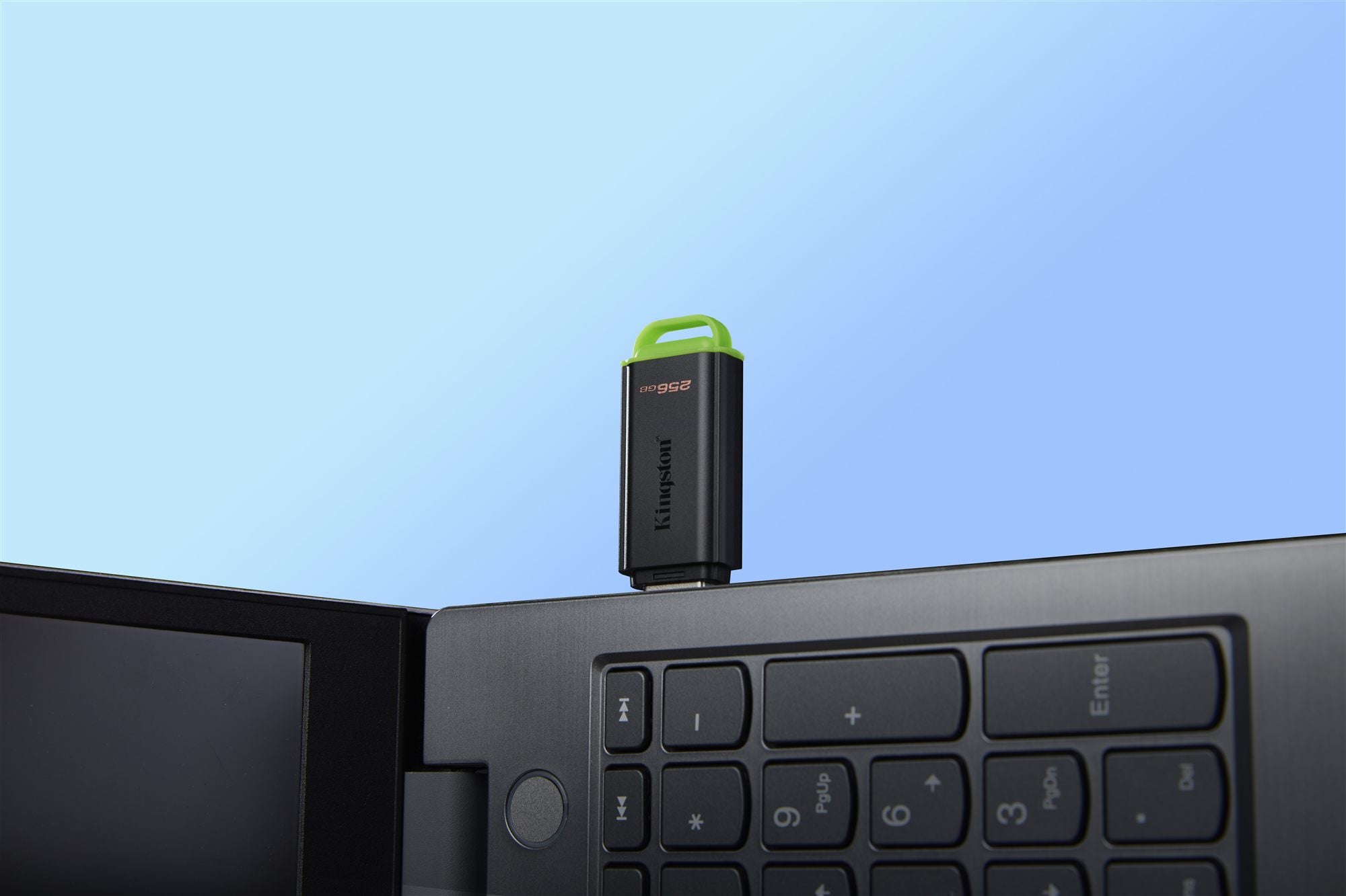 256GB Portable USB 3.2 Gen 1 DataTravele