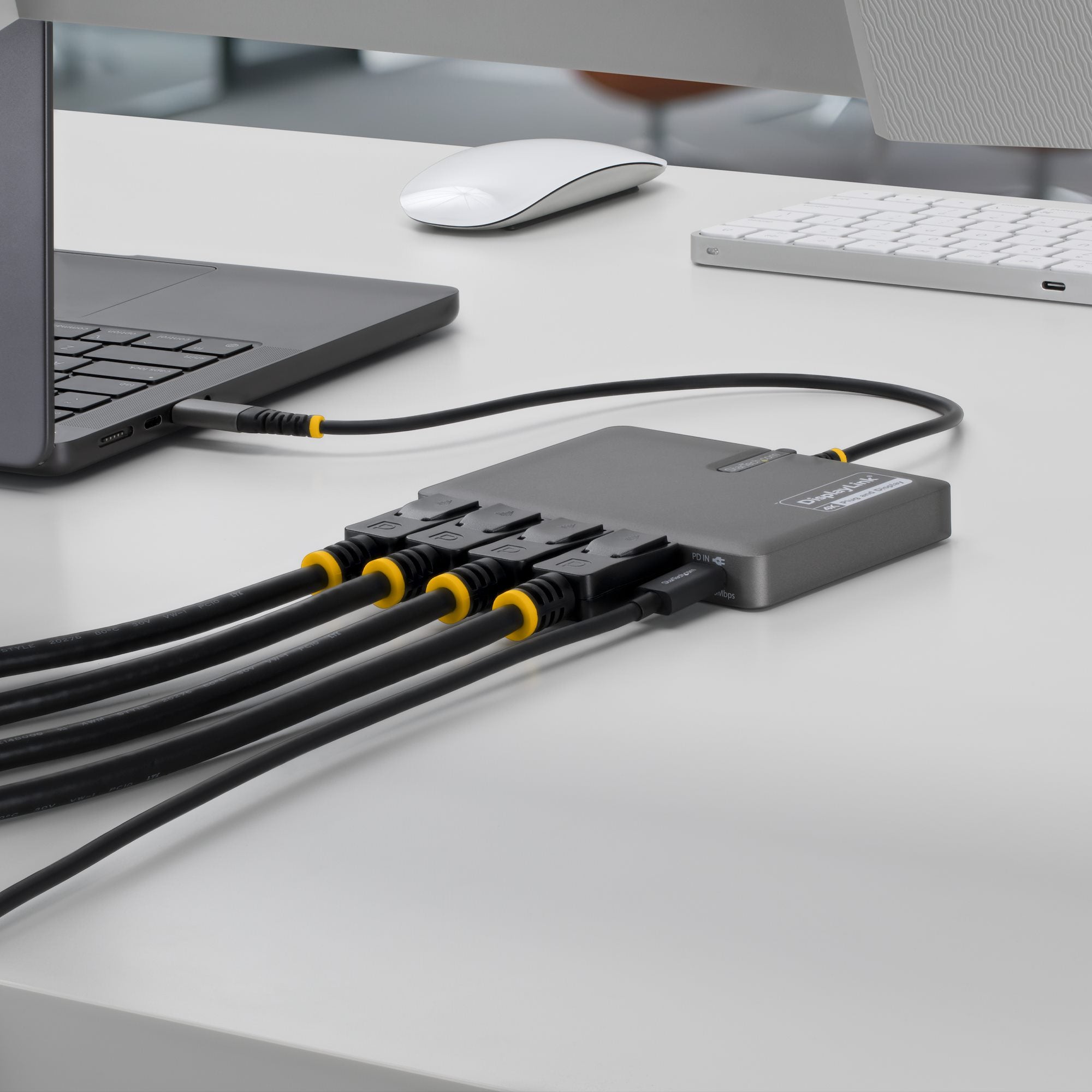 USB-C to Quad DP Adapter