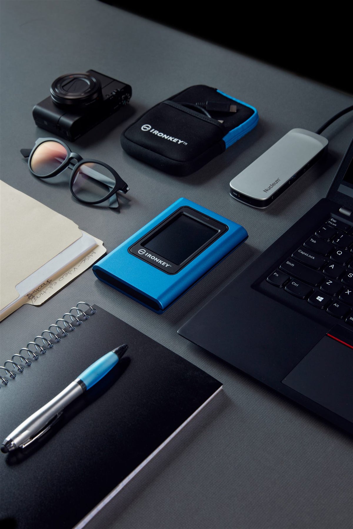 KINGSTON 7680Go IronKey Vault Privacy 80 XTS-AES 256-bit Encrypted External SSD