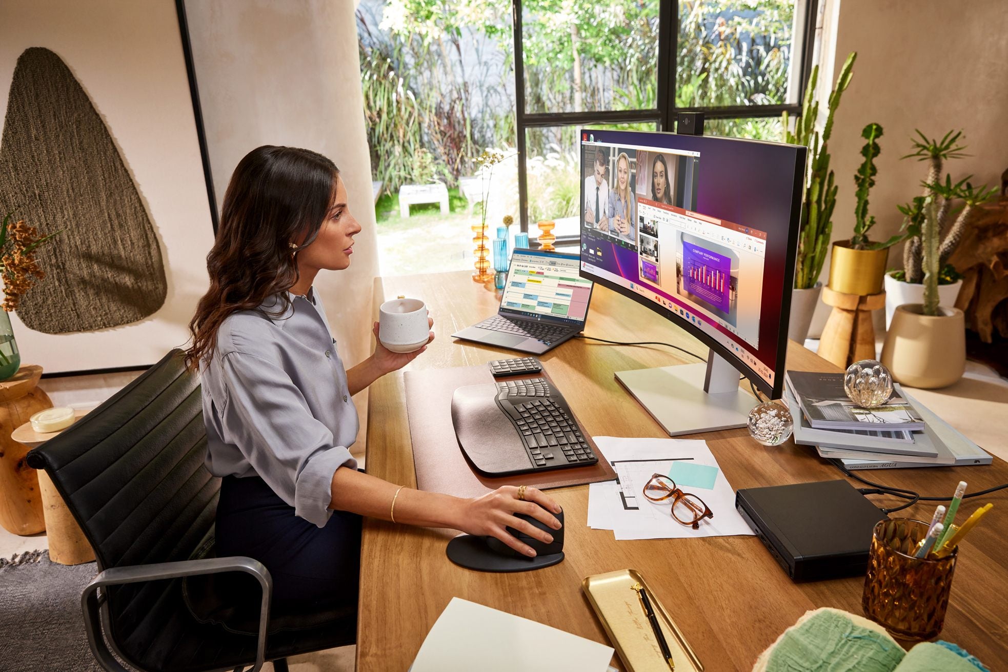 HP Écran incurvé Series 7 Pro LED - 734pm avec webcam 5 Mpx WQHD 34p 3440 x 1440 HDMI DP USB-C Thunderbolt 4 3/3/0