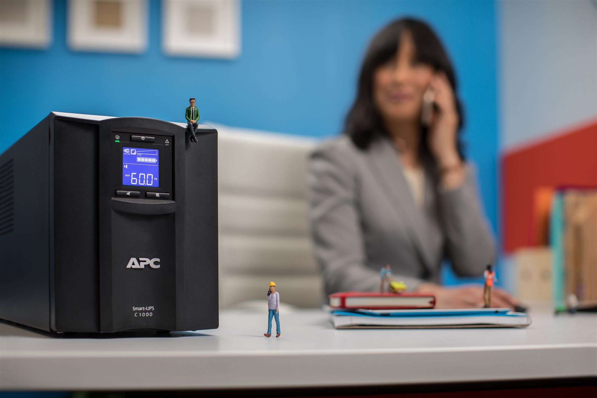 APC Smart-UPS SMC1000IC UPS AC 220/230/240V 600Watt 1000VA USB output connectors 8 Black