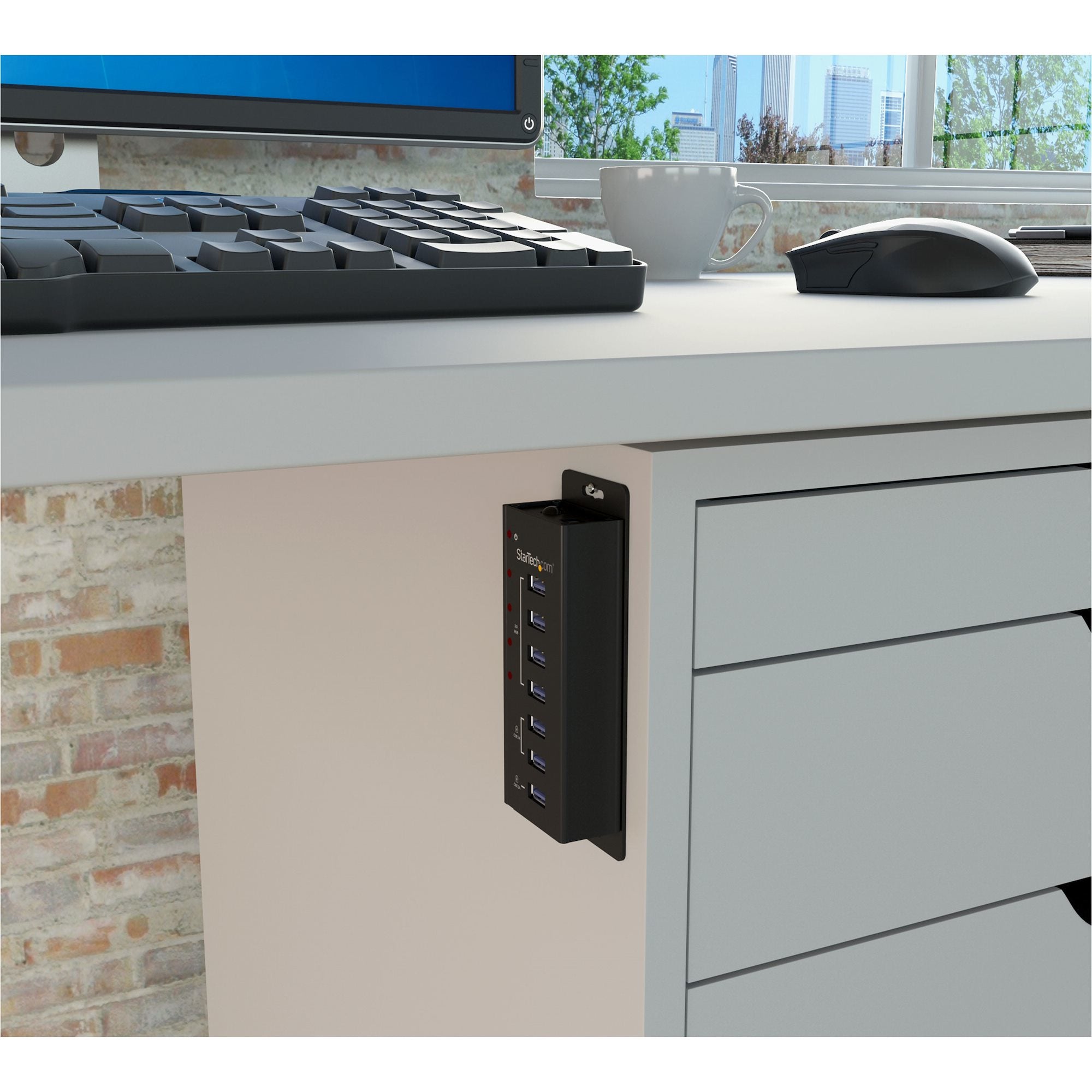 4 Port USB 3.0 Hub plus 3 Charging Ports