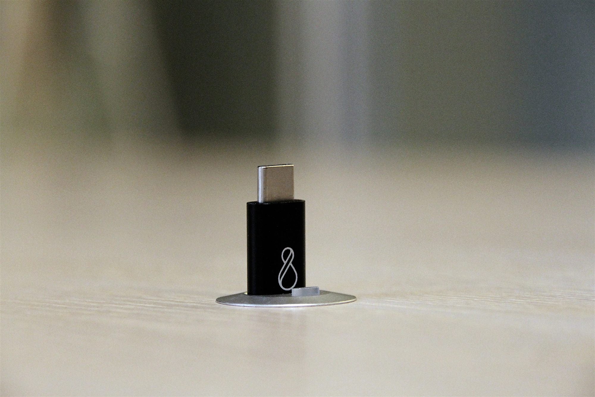 Ochno Socket, pull out, LED button, aluminium