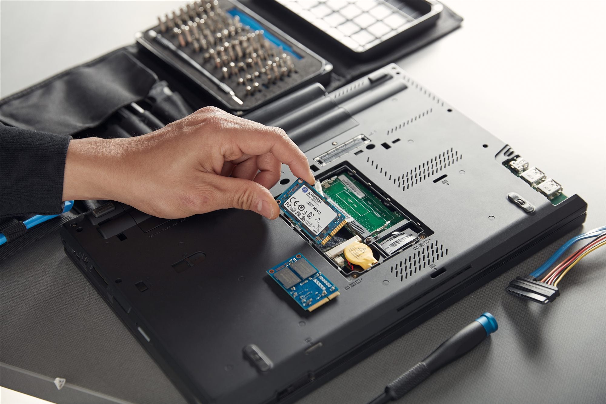 KINGSTON KC600 1024Go SATA3 mSATA SSD