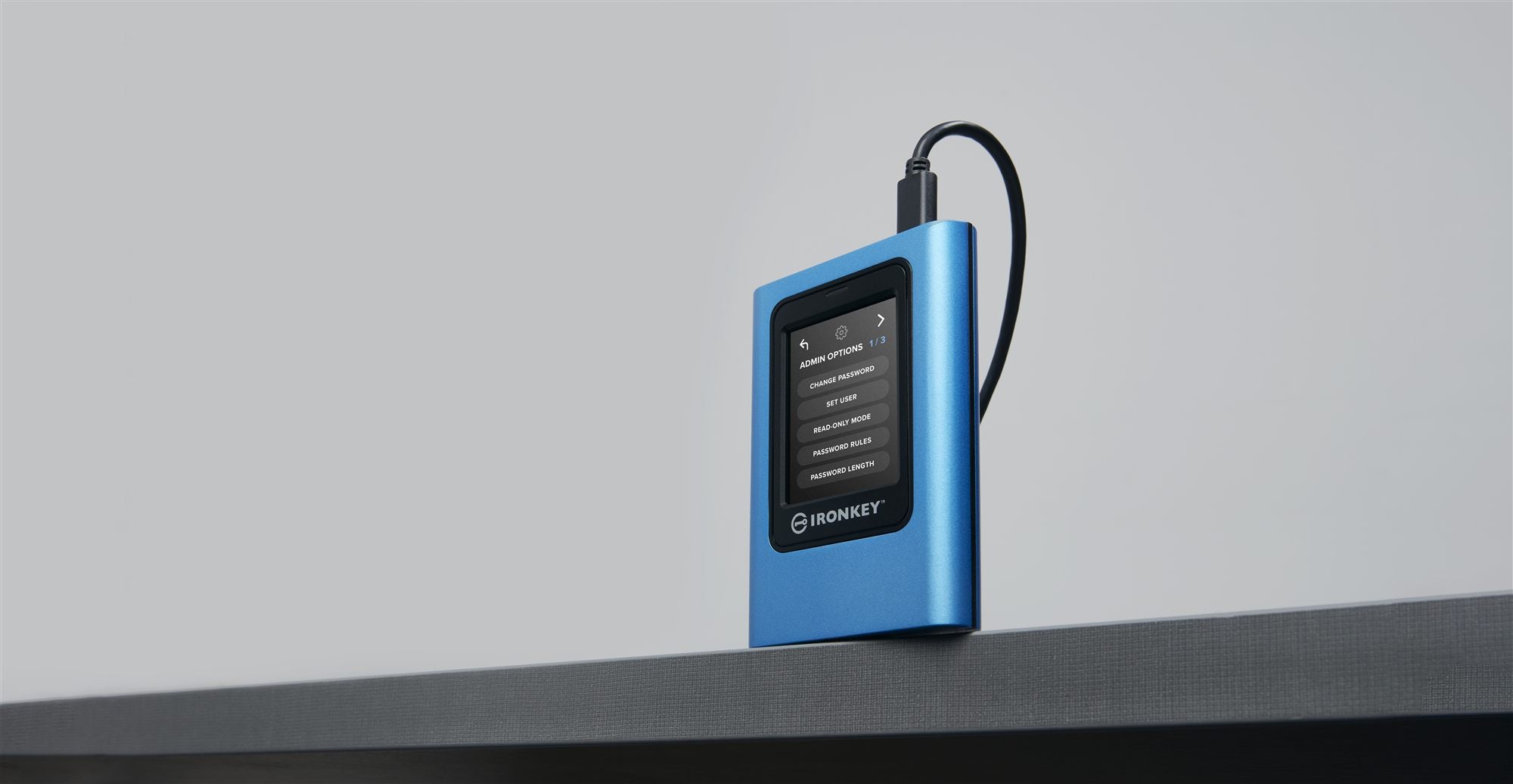 KINGSTON 3840Go IronKey Vault Privacy 80 XTS-AES 256-bit Encrypted External SSD