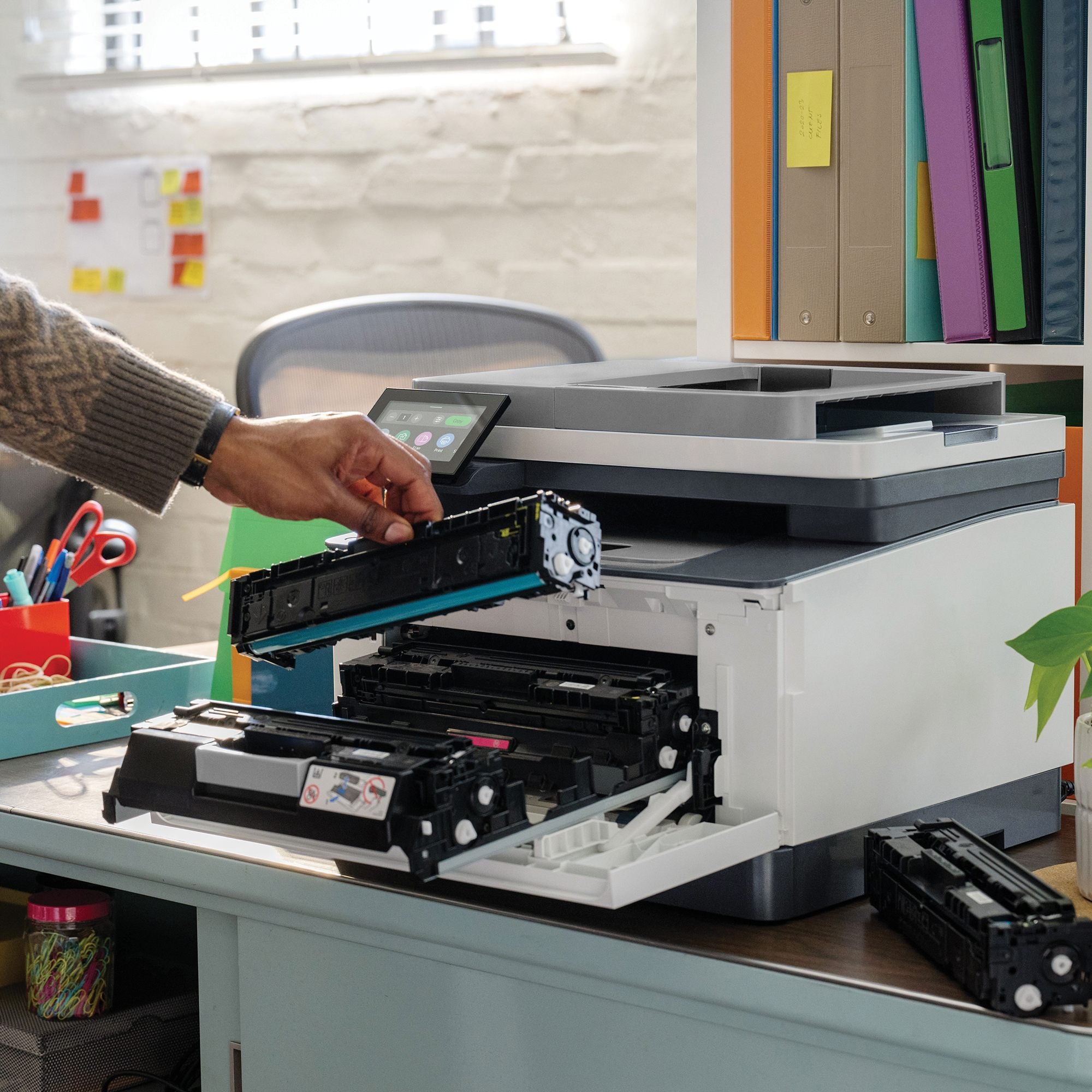 HP LaserJet Pro MFP 3302fdw Couleur - Dispositif multifonction laser couleur - impression, numérisation, copie, 600 x 600 DPI, A4, 25 ppm, Wi-Fi, AirPrint