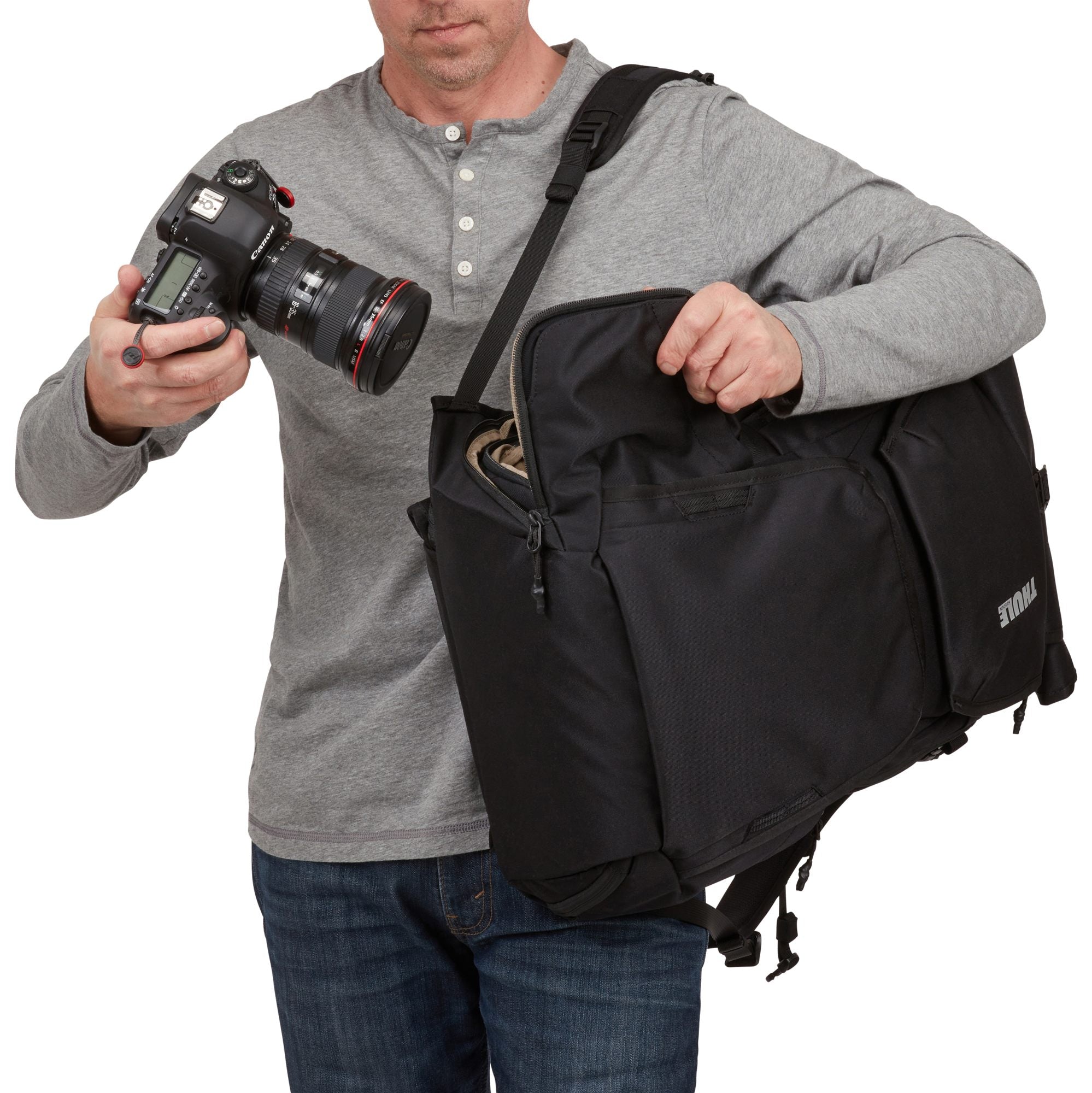 Thule Covert DSLR Backpack 32L - Black