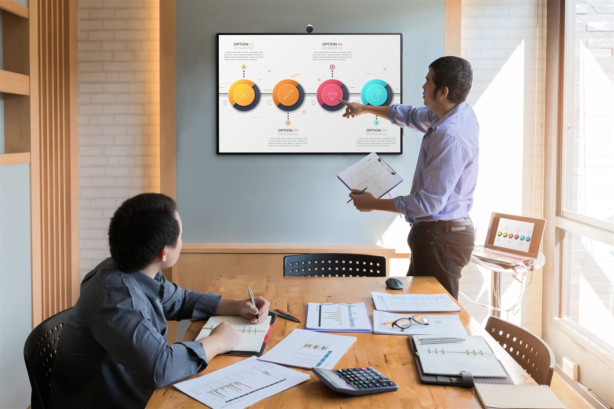 Peerless Flat Wall Mount for MicrosoftÂ® Surfaceâ„¢ Hub 2S - White
