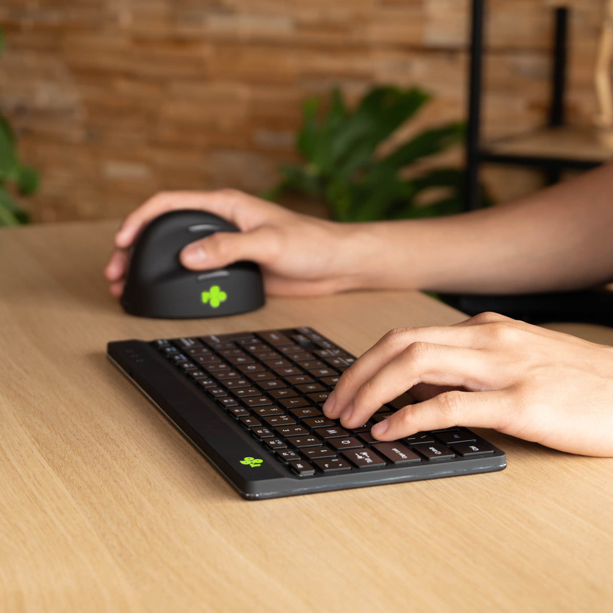 R-GO TOOLS Clavier ergonomique Compact Break, Bluetooth noir