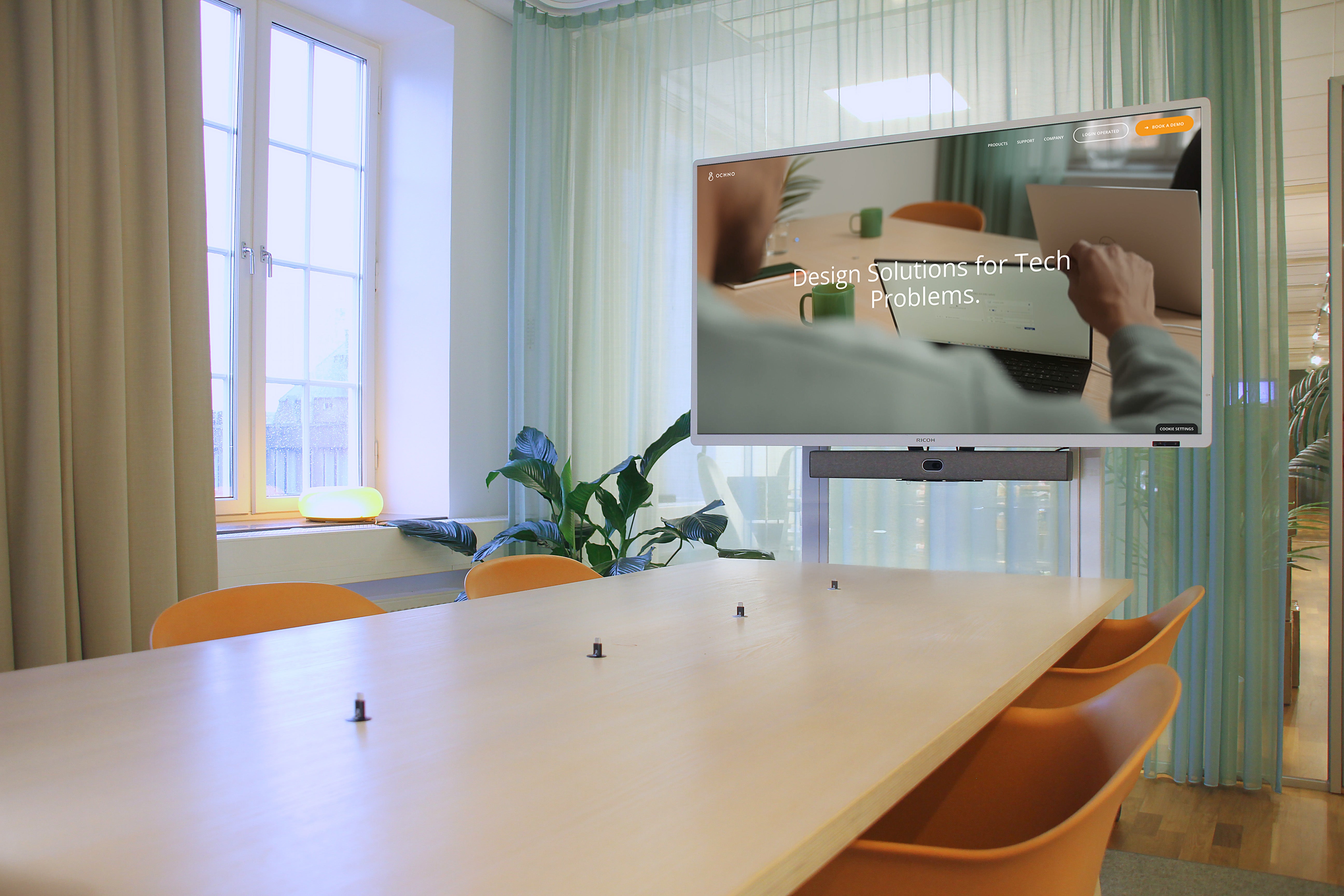 Ochno Socket, pull out, LED button, aluminium