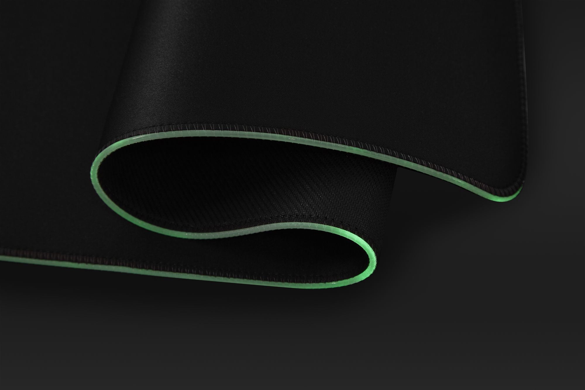 VERBATIM SUREFIRE SILENT FLIGHT RGB-320 GAMING MOUSE PAD WCF (P)