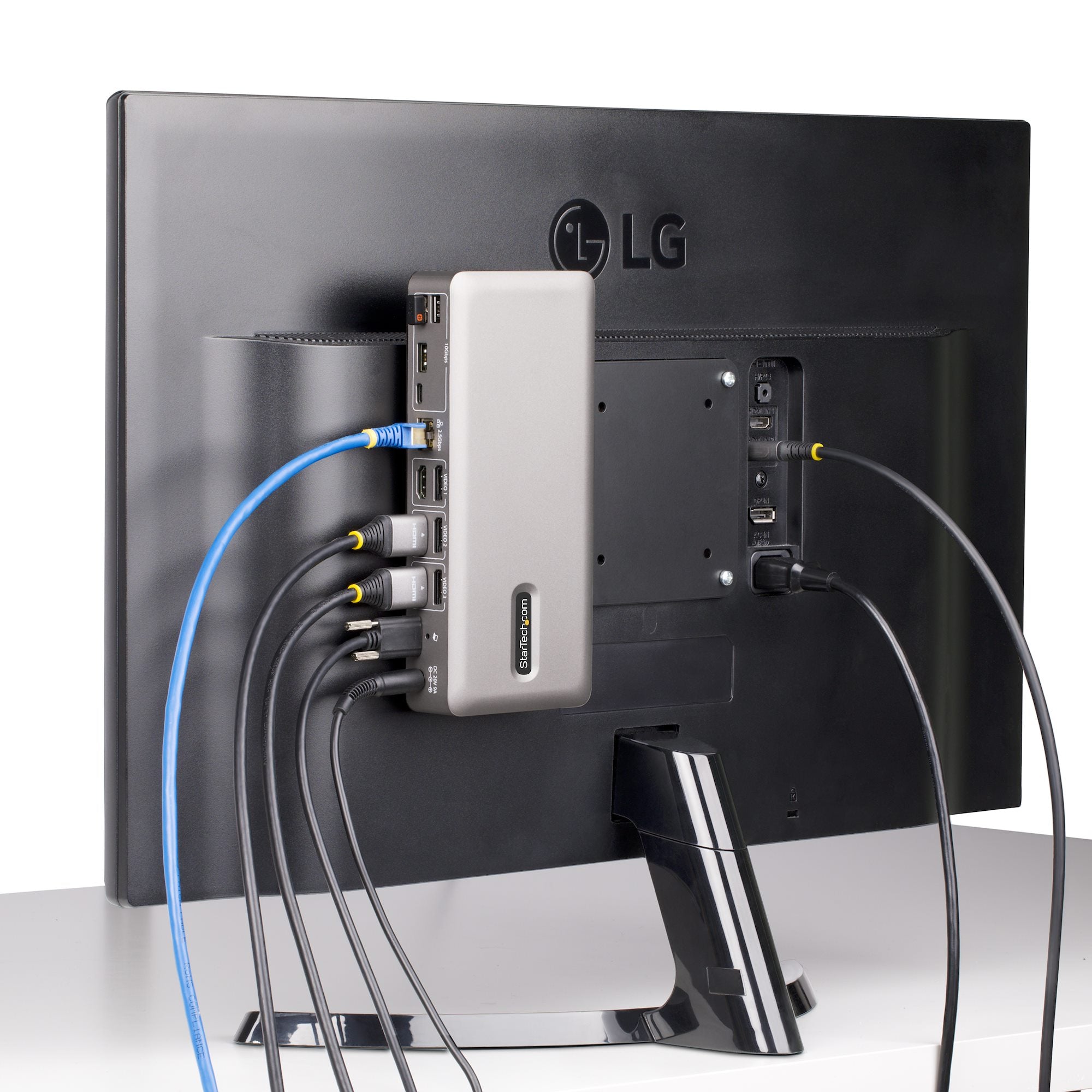 Triple-Monitor USB4 Dock 4K 60Hz