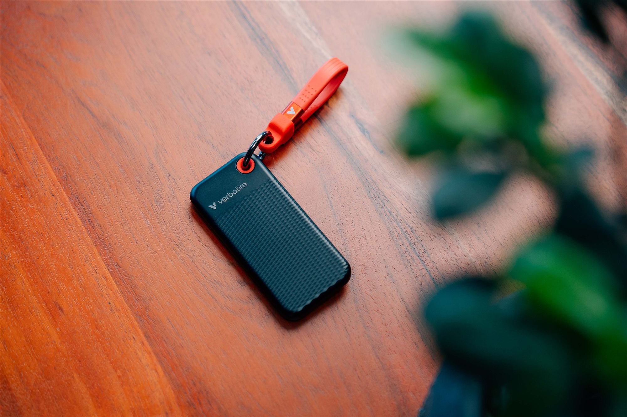 Pocket SSD USB 3.2 Gen 2 2TB Black/Red