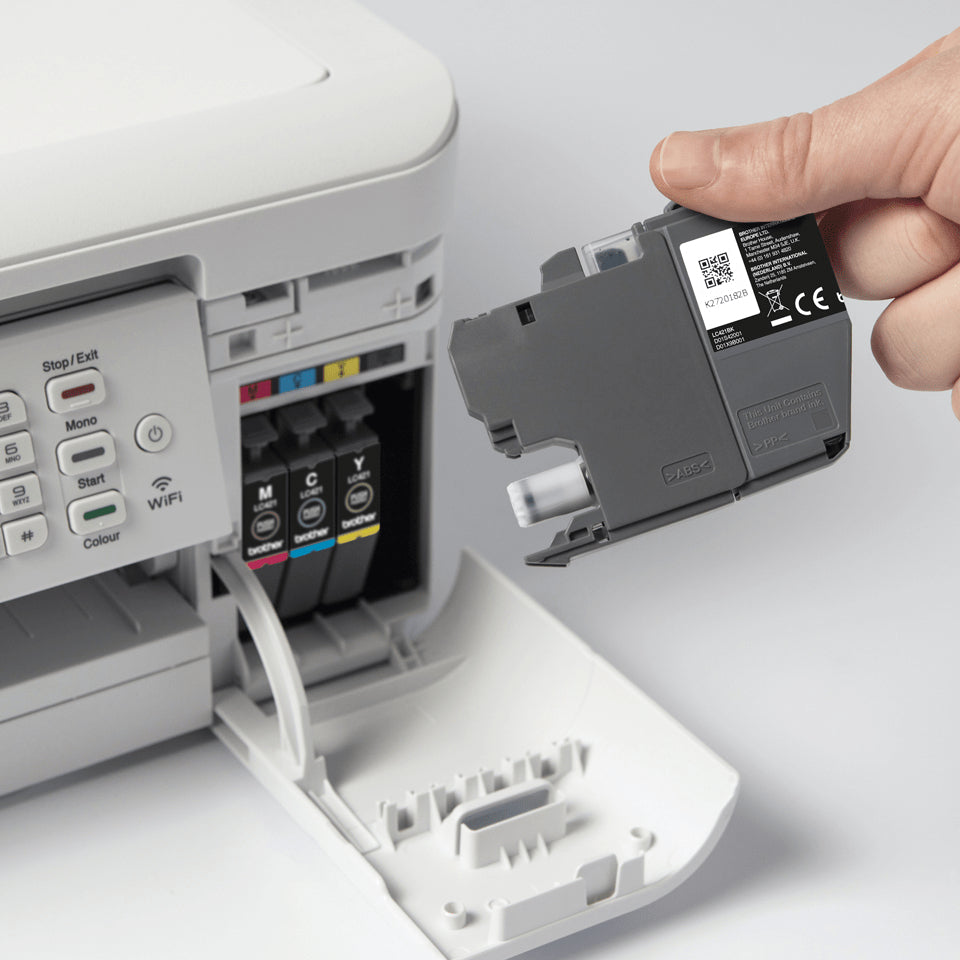 BROTHER 200-page standard capacity Black ink cartridge for DCP-J1050DW MFC-J1010DW and DCP-J1140DW