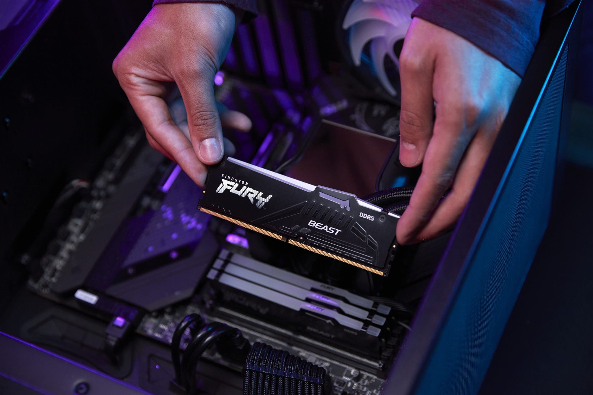 KINGSTON 16Go 5600MT/s DDR5 CL36 DIMM Kit of 2 FURY Beast RGB EXPO