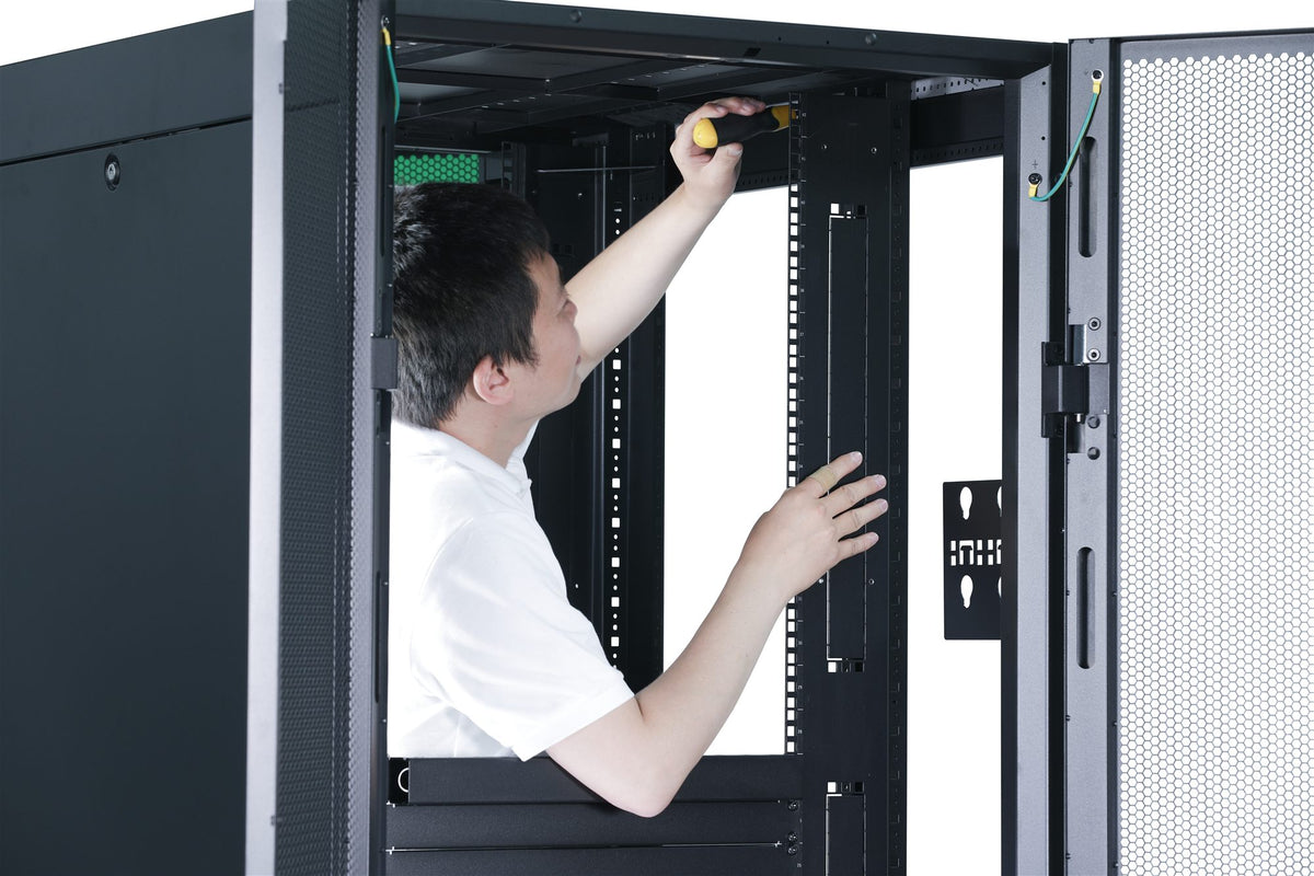 APC Easy Rack 600mm/42U/800mm with Roof Side panel castors feet and 4 Brackets No Bottom black