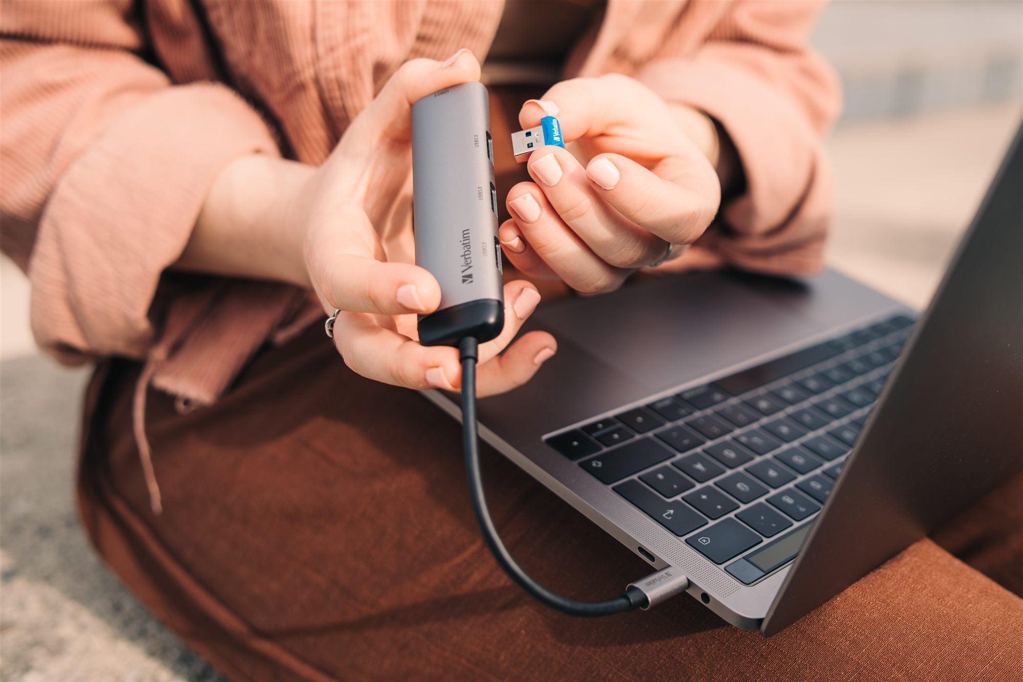 USB-C" MULTIPORT HUB 4-PORT USB 3.2 GEN