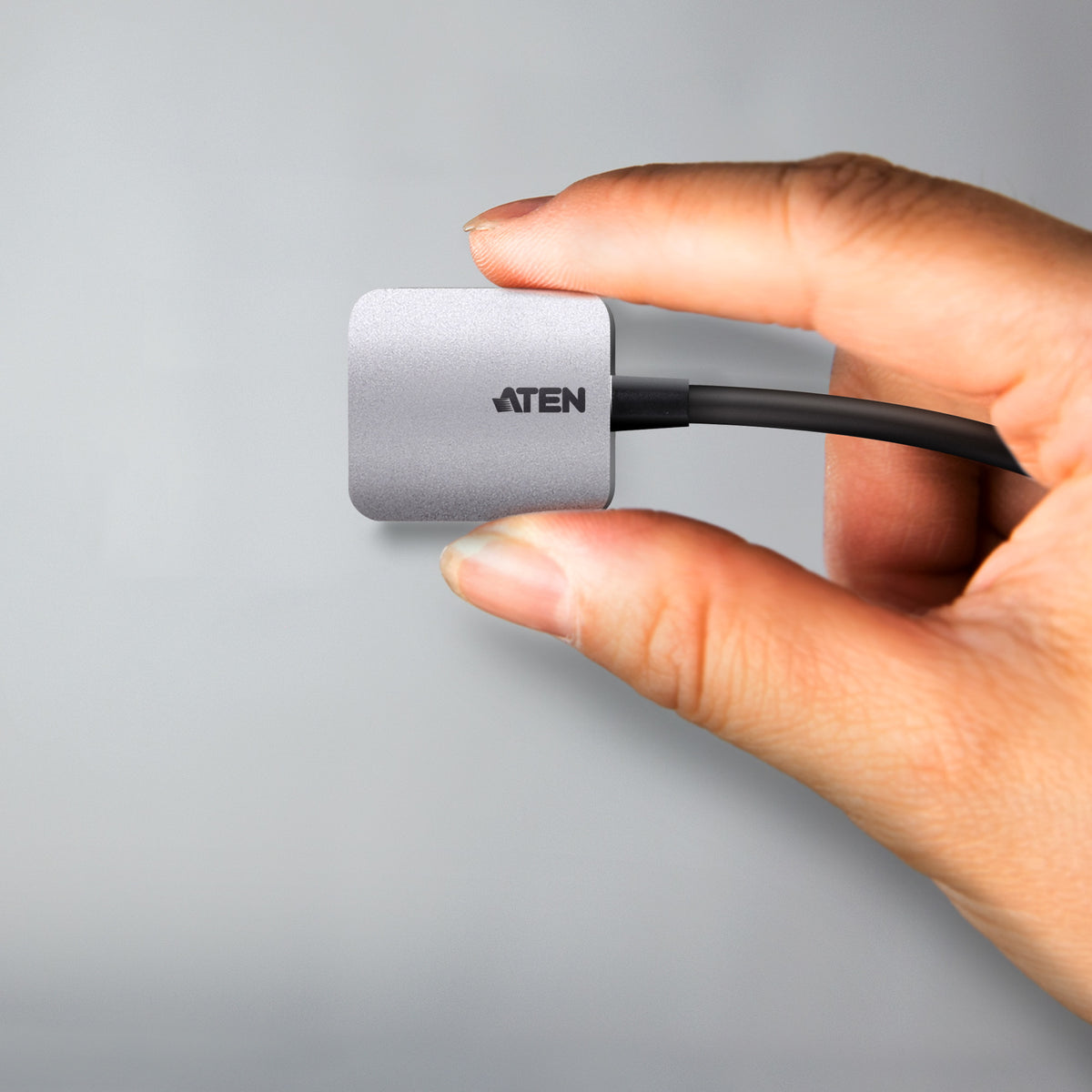 ATEN UC3002A-AT câble vidéo et adaptateur USB Type-C VGA (D-Sub) Noir, Argent