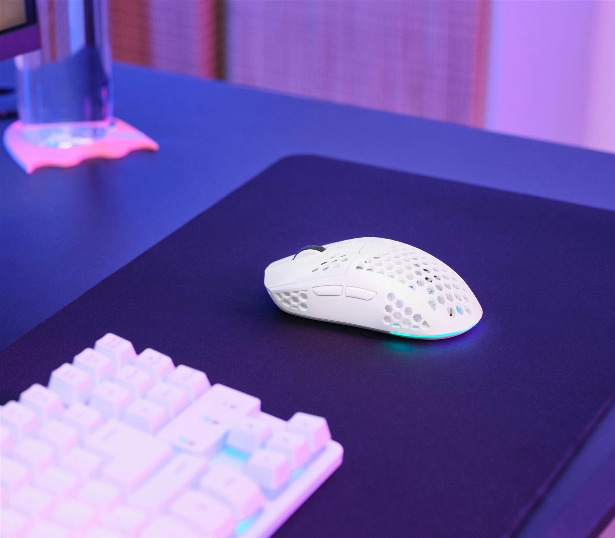 TRUST Souris gaming sans fil HELOX ultra légére - Blanche